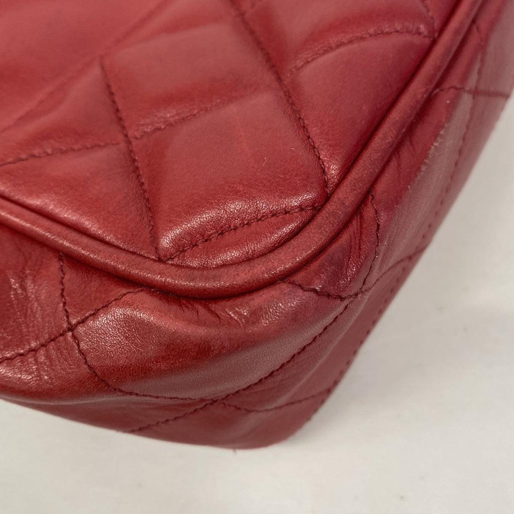 Chanel Red Color Leather Shoulder Bag (Pre-Owned)