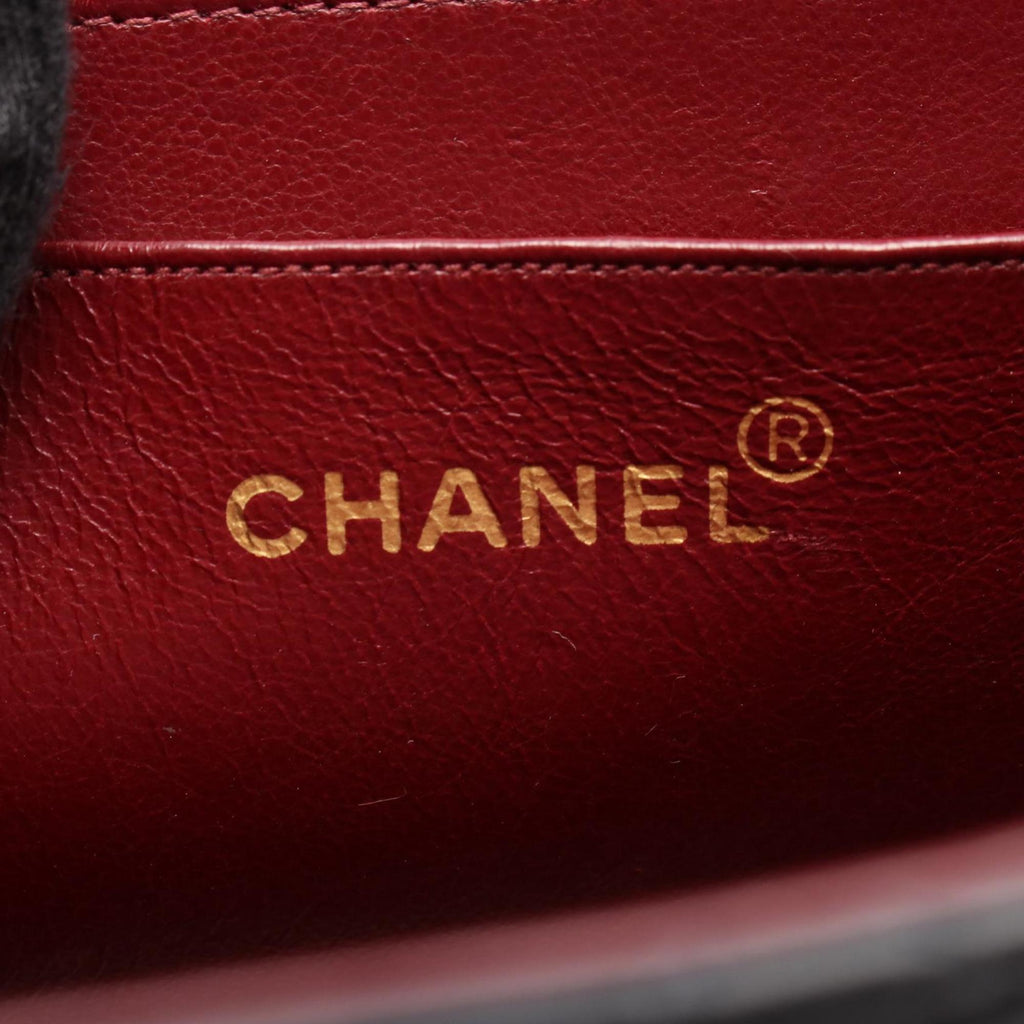 Chanel Black Leather Shoulder Bag (Pre-Owned)