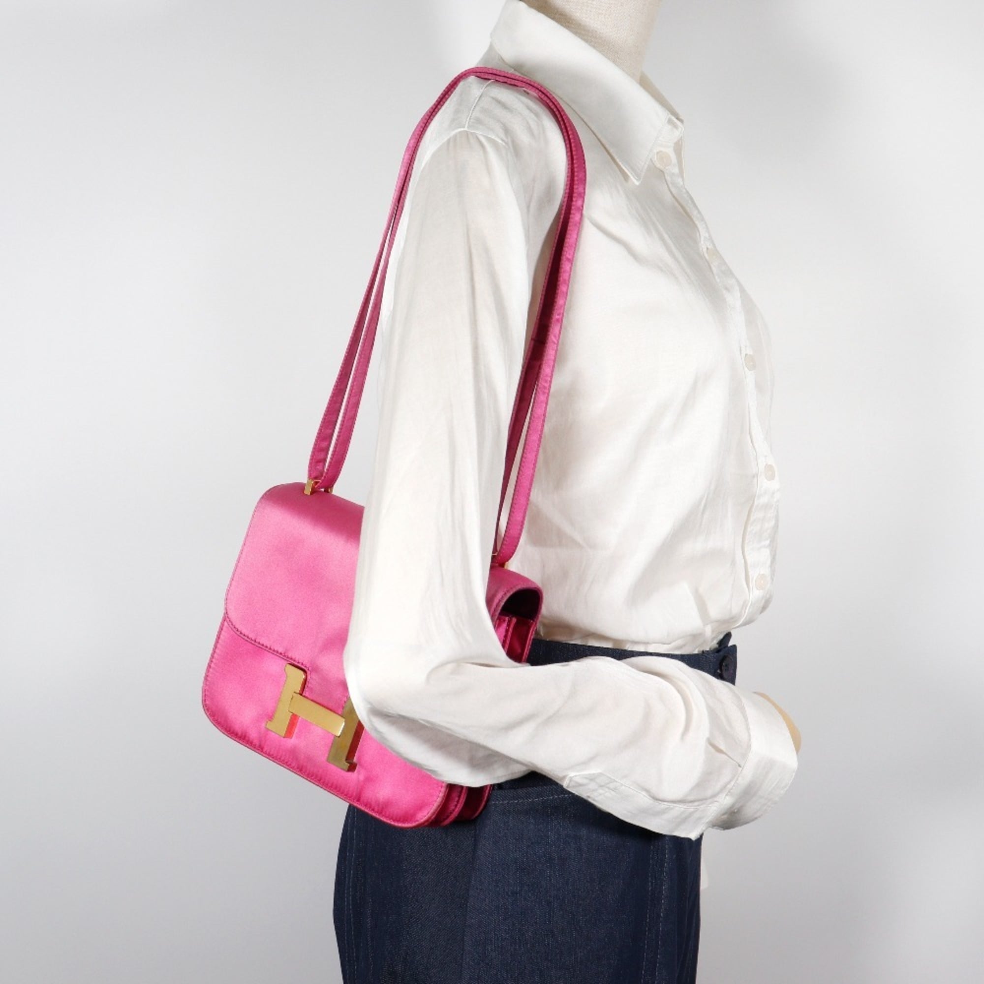 Hermes Constance Pink Silk Shoulder Bag (Pre-Owned)