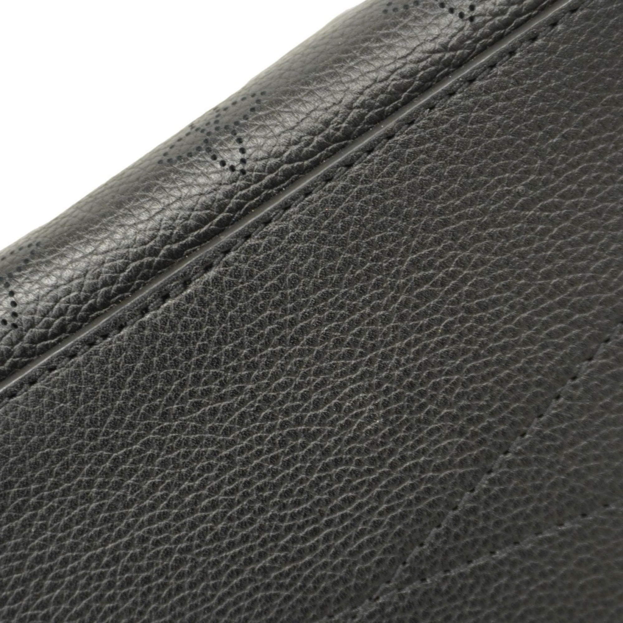 Louis Vuitton Noir Handbag (Pre-Owned)