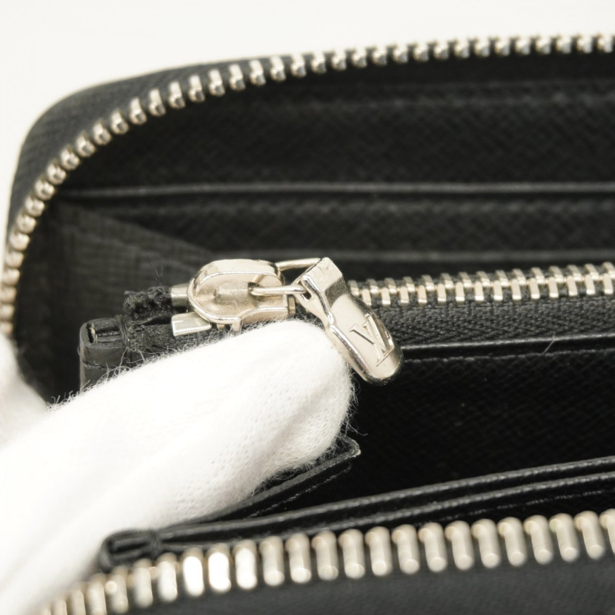 Louis Vuitton Noir Long Wallet (Bi-Fold) (Pre-Owned)