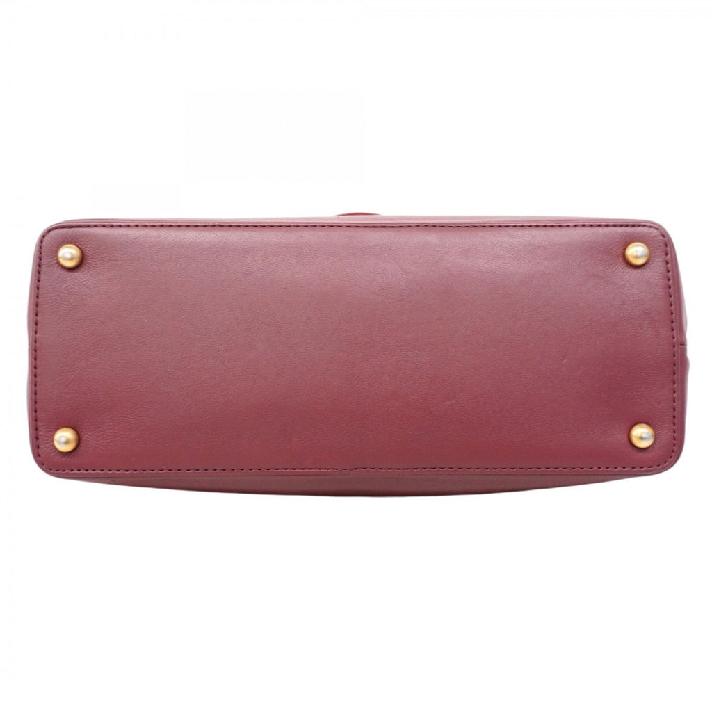 Chanel Red Color Grained Calfskin Handbag (Pre-Owned)