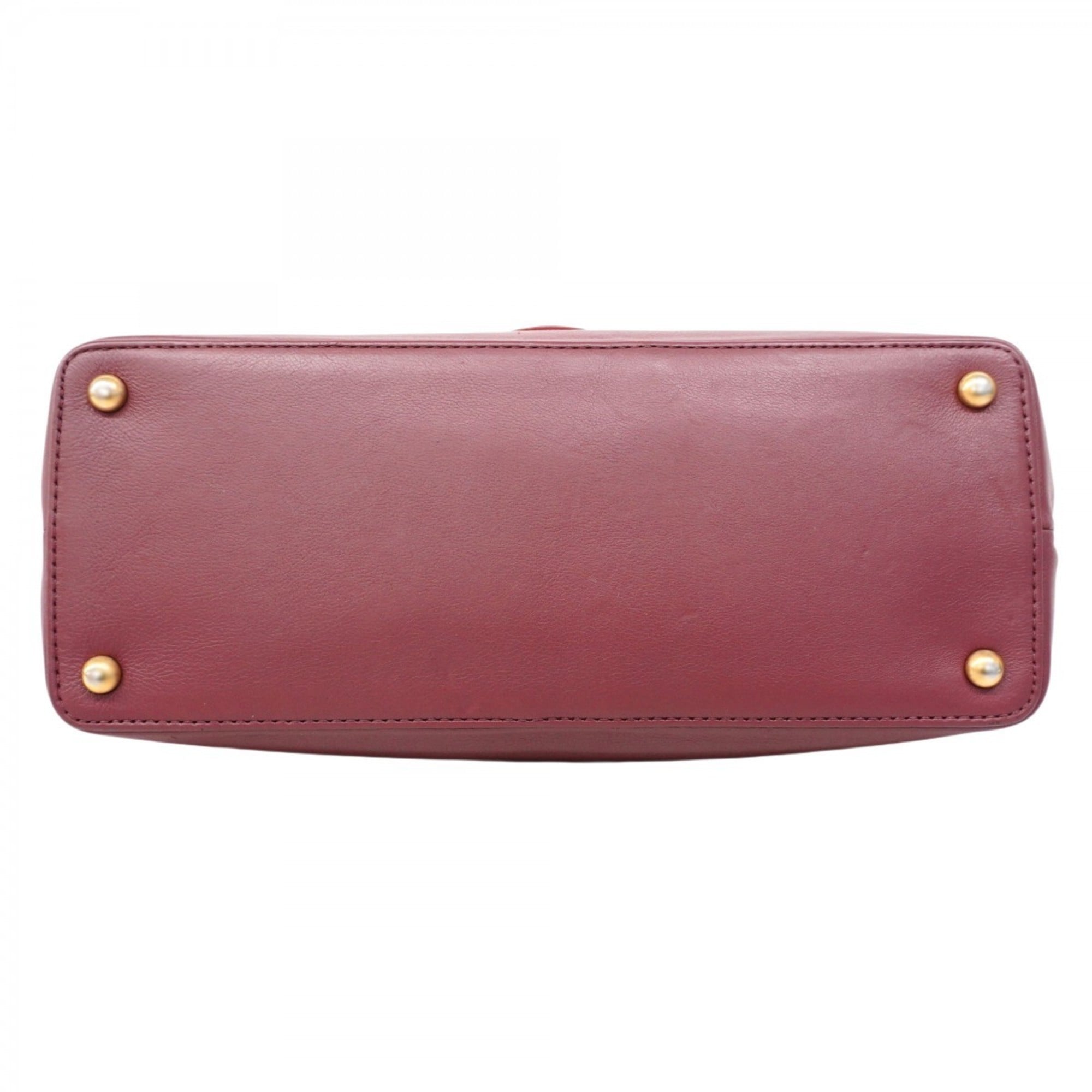 Chanel Red Color Grained Calfskin Handbag (Pre-Owned)