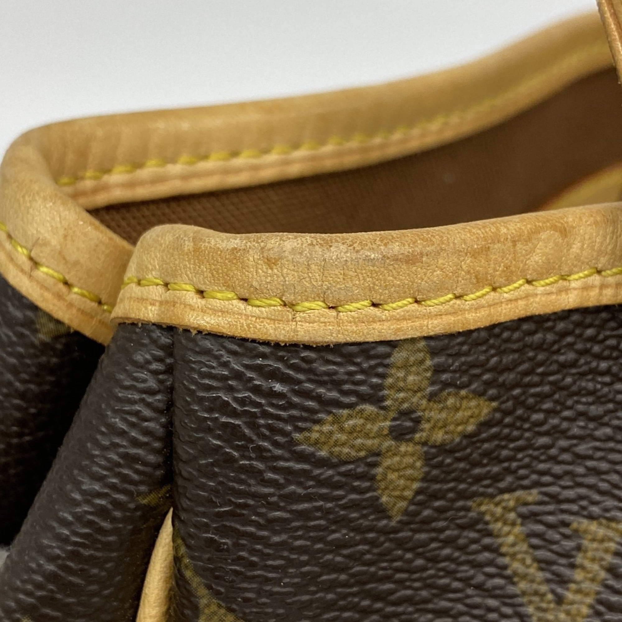 Louis Vuitton Brown Handbag (Pre-Owned)