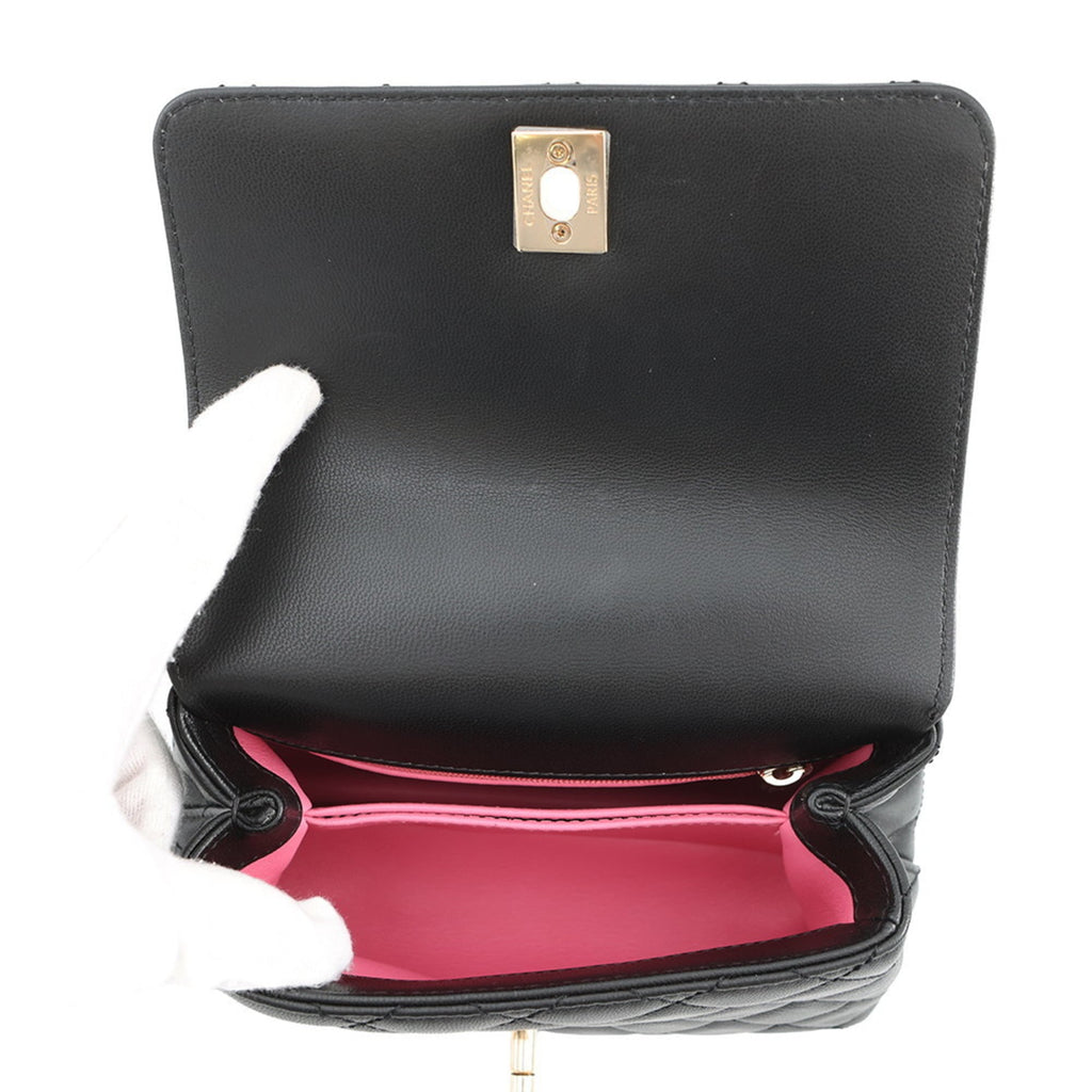 Chanel Matelasse Black Leather Handbag (Pre-Owned)