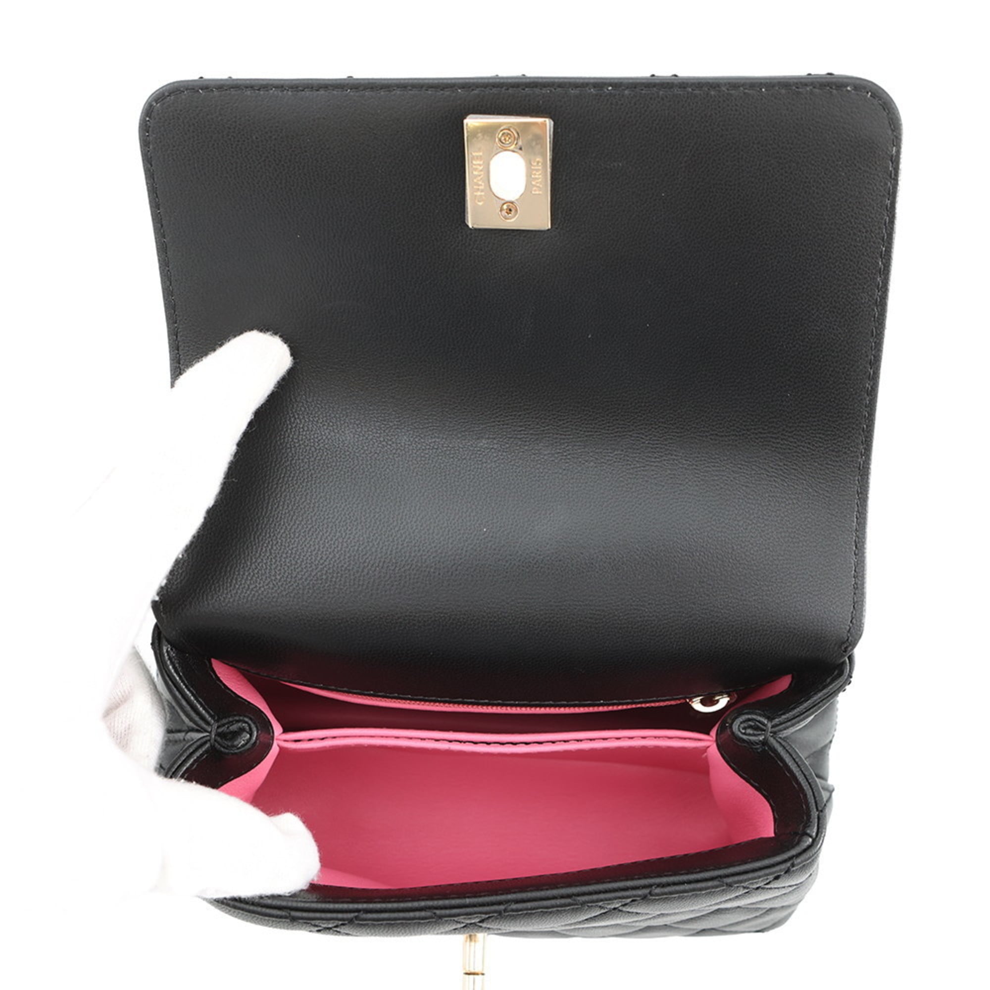 Chanel Matelasse Black Leather Handbag (Pre-Owned)