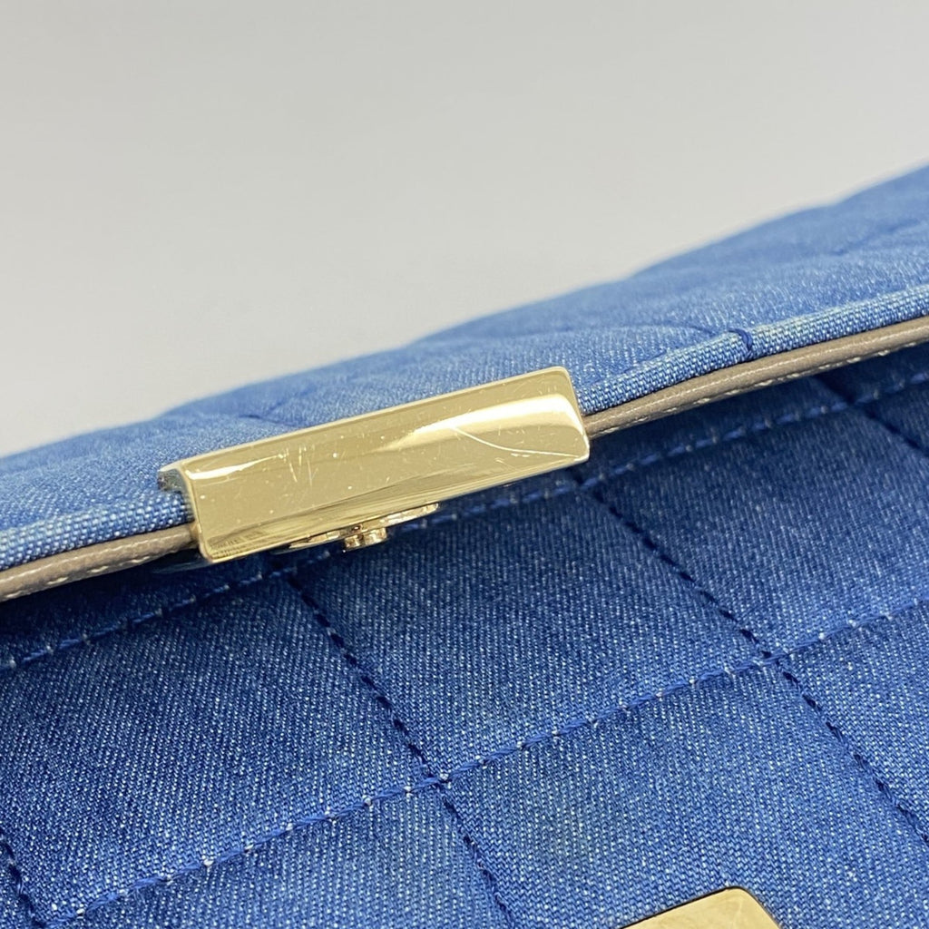 Chanel Blue Denim Shoulder Bag (Pre-Owned)