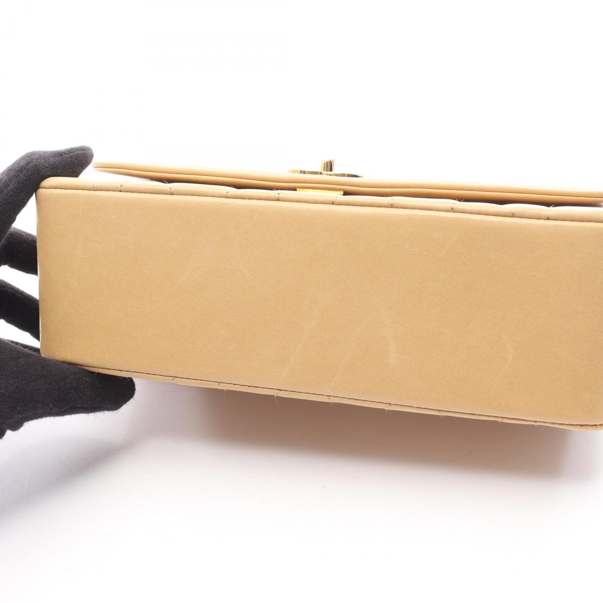 Chanel Beige Leather Shoulder Bag (Pre-Owned)