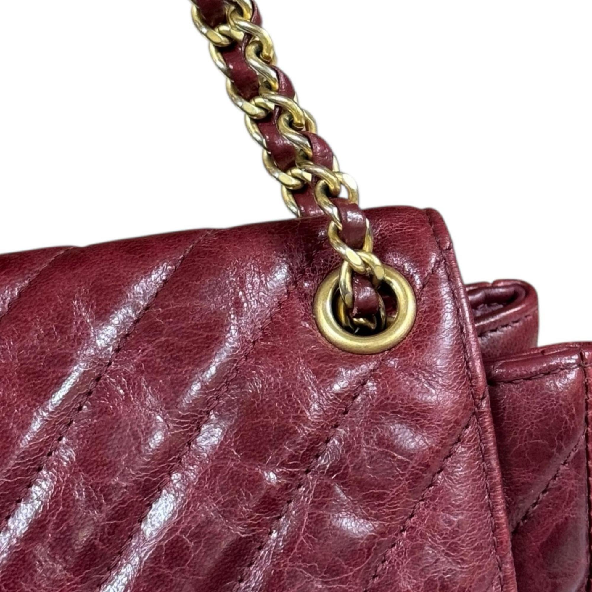 Chanel Red Color Leather Shoulder Bag (Pre-Owned)