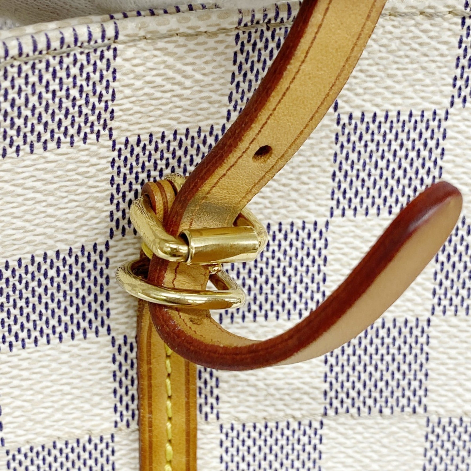 Louis Vuitton White Tote Bag (Pre-Owned)