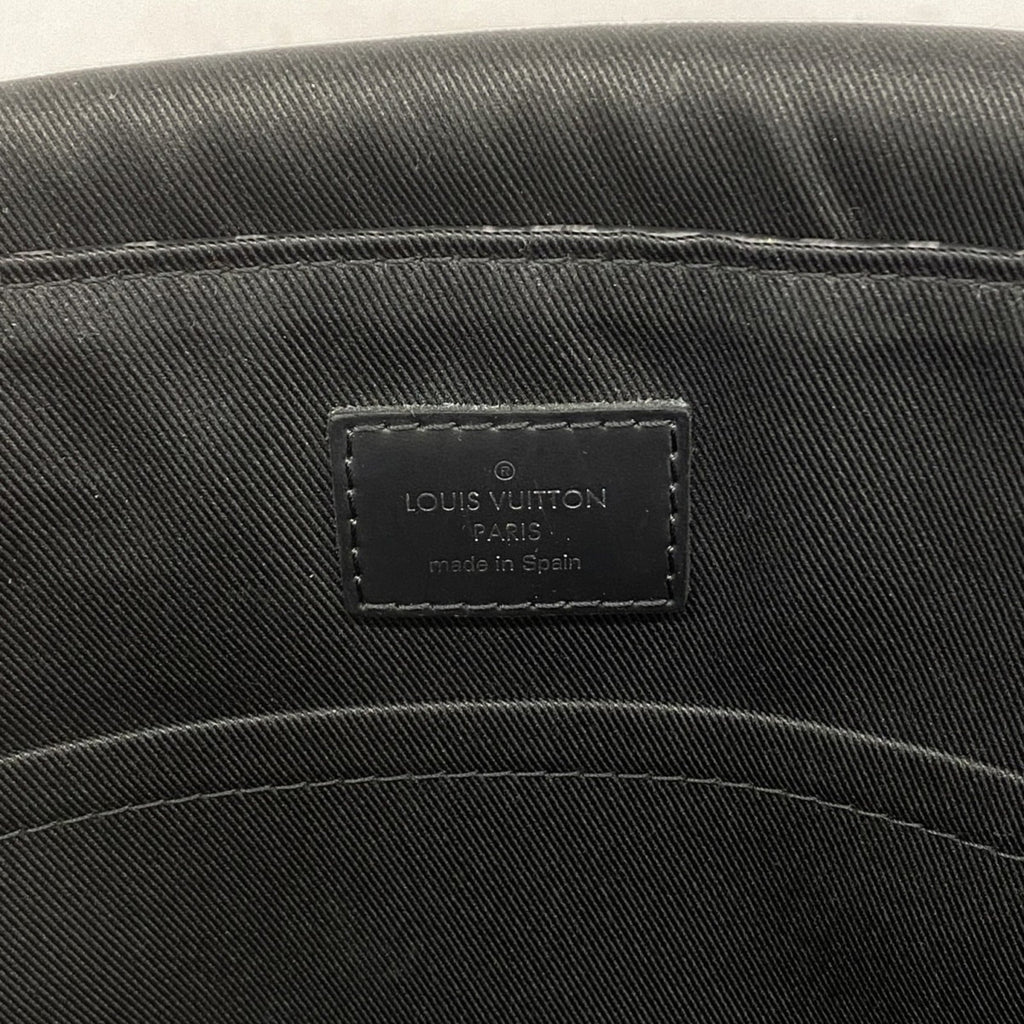 Louis Vuitton Black Shoulder Bag (Pre-Owned)
