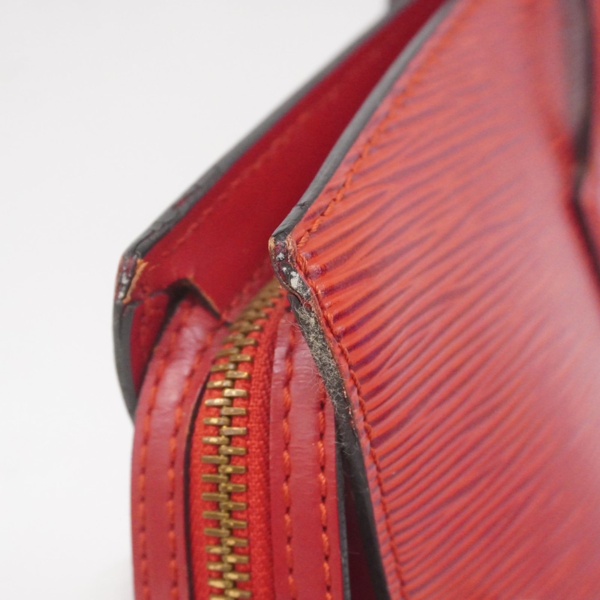 Louis Vuitton Castilian Red Handbag (Pre-Owned)