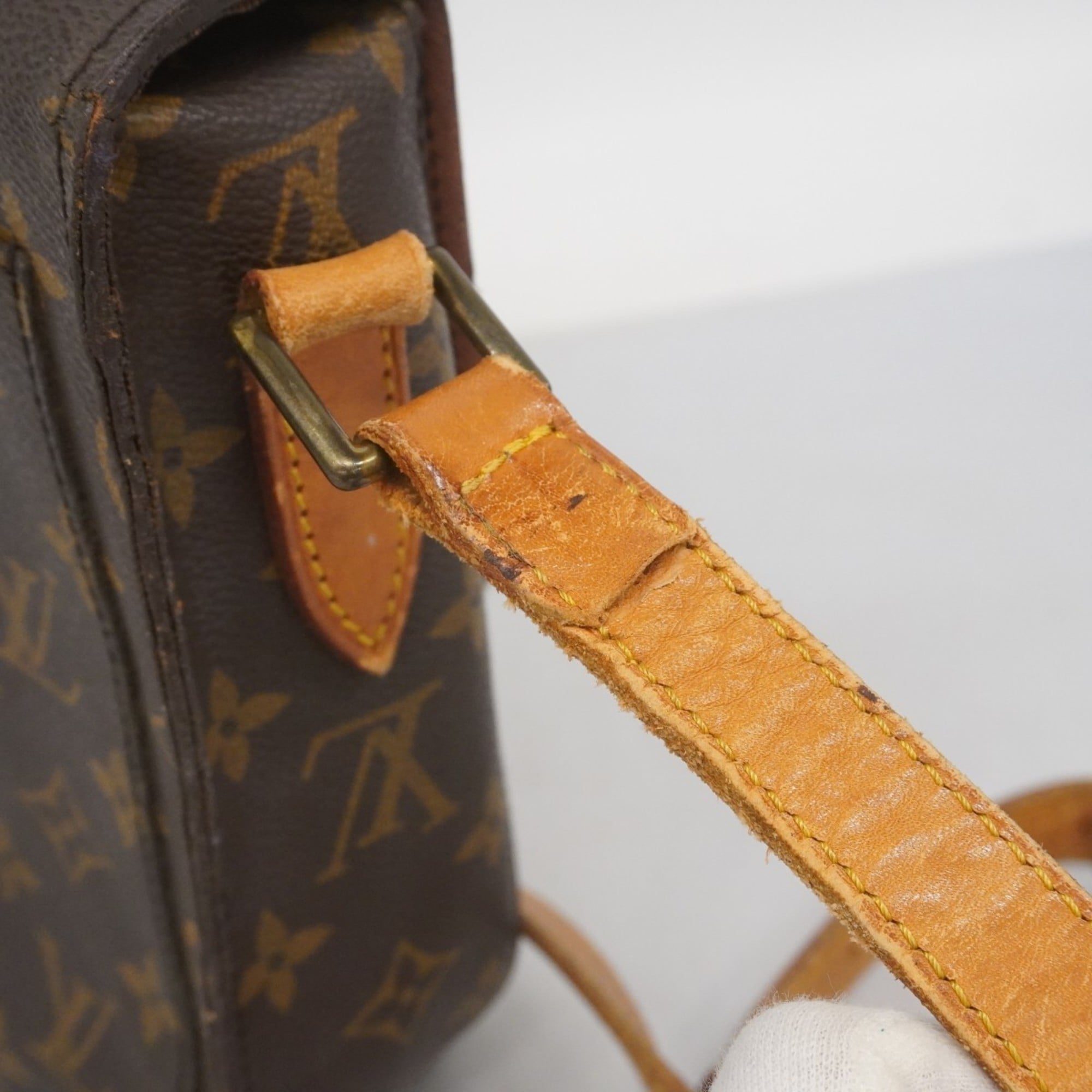 Louis Vuitton Brown Shoulder Bag (Pre-Owned)