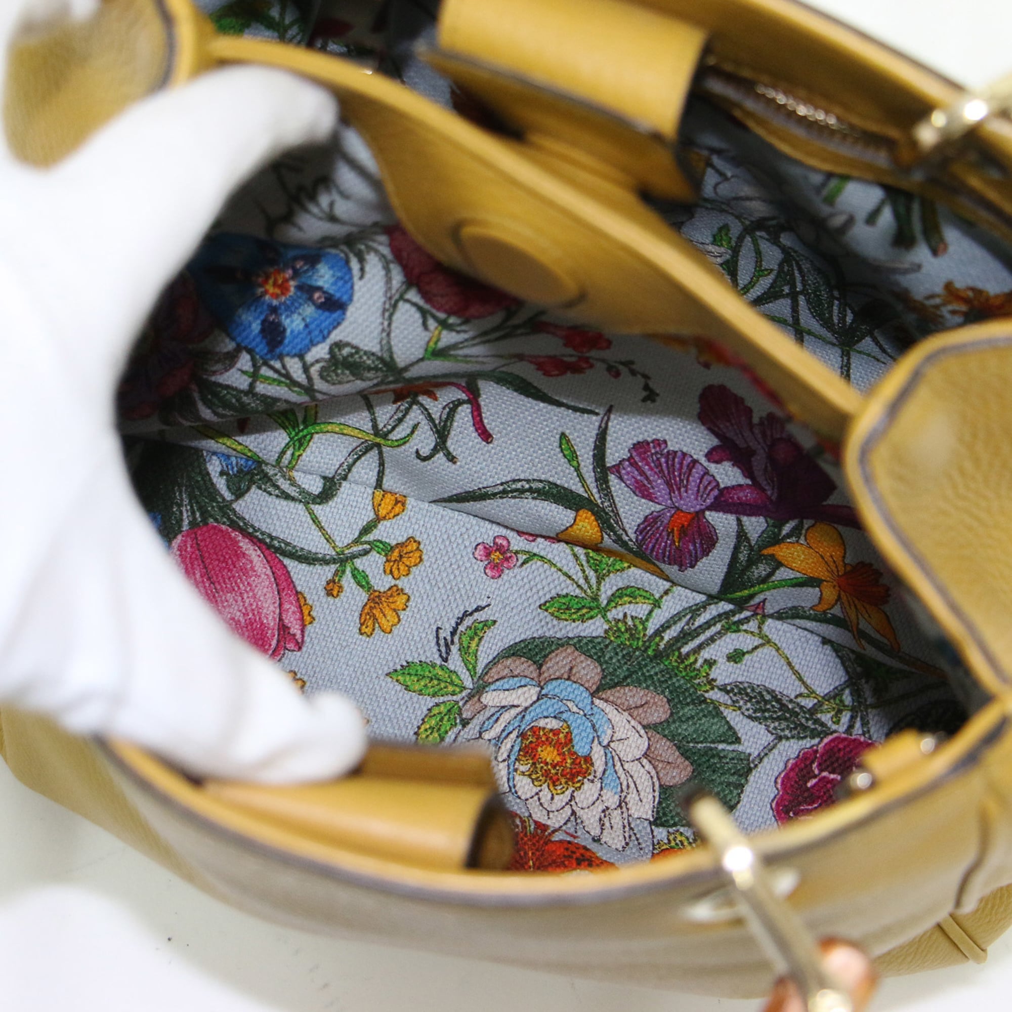 Gucci Mustard Leather Canvas Handbag Shoulder Bag (Pre-Owned)