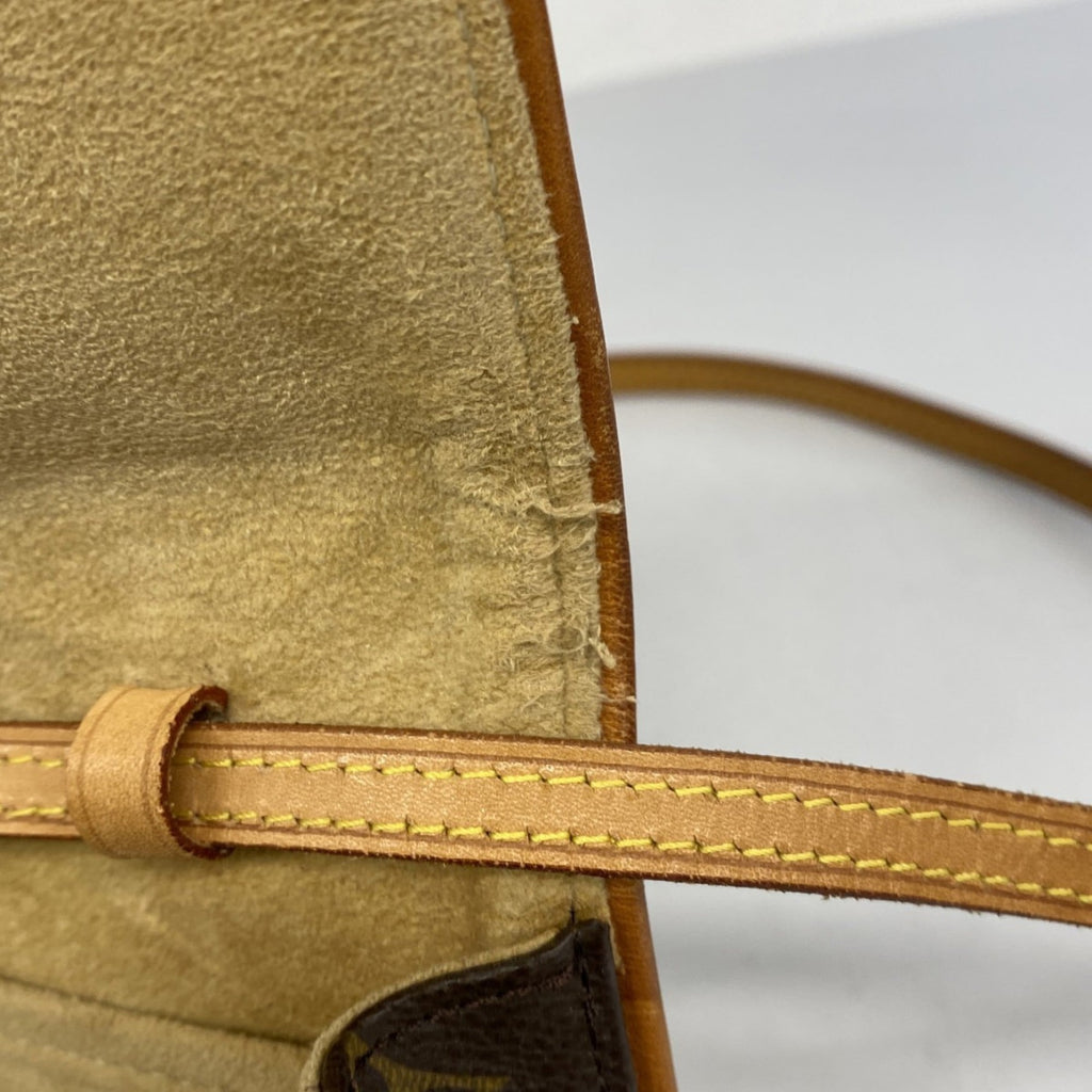 Louis Vuitton Brown Shoulder Bag (Pre-Owned)