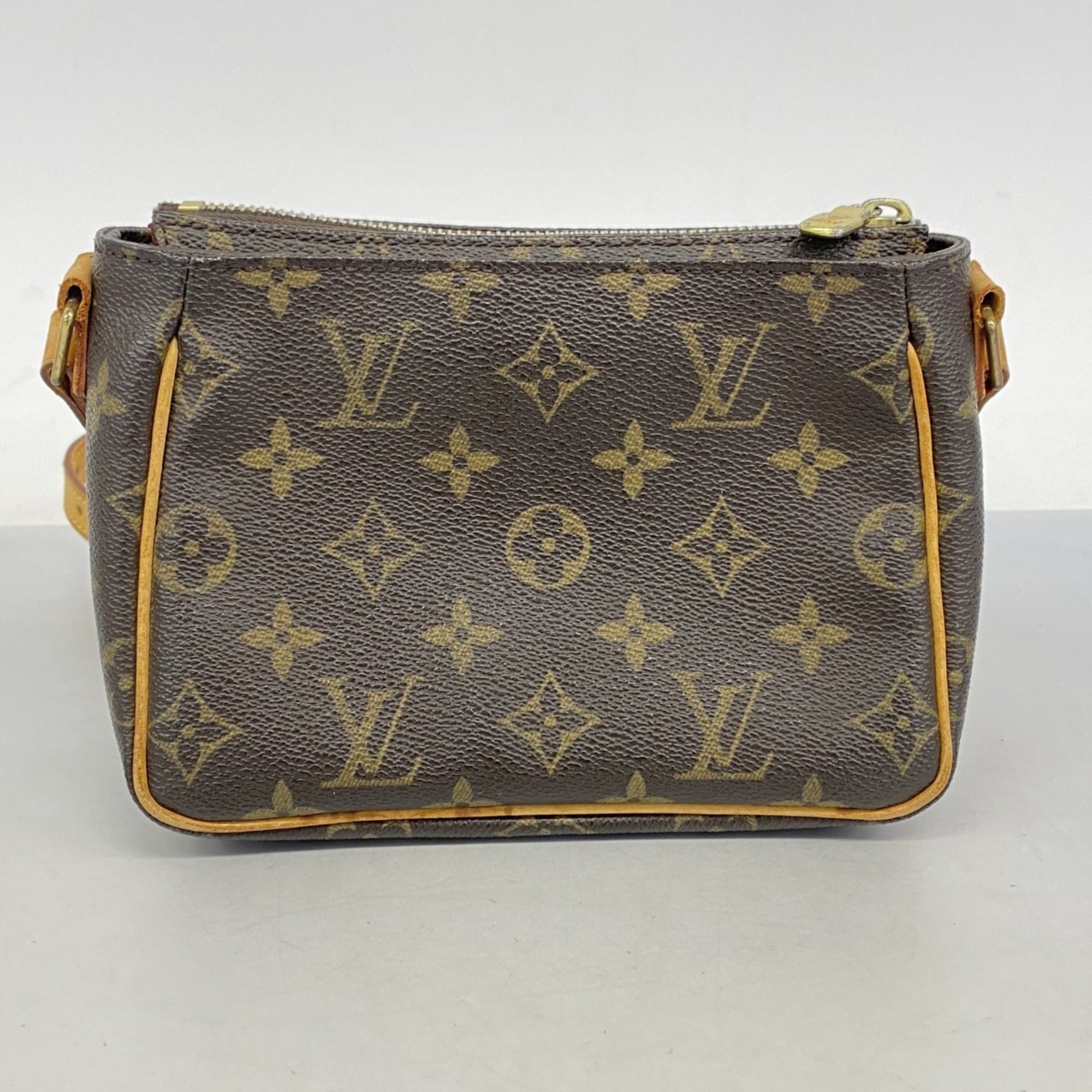 Louis Vuitton Brown Shoulder Bag (Pre-Owned)
