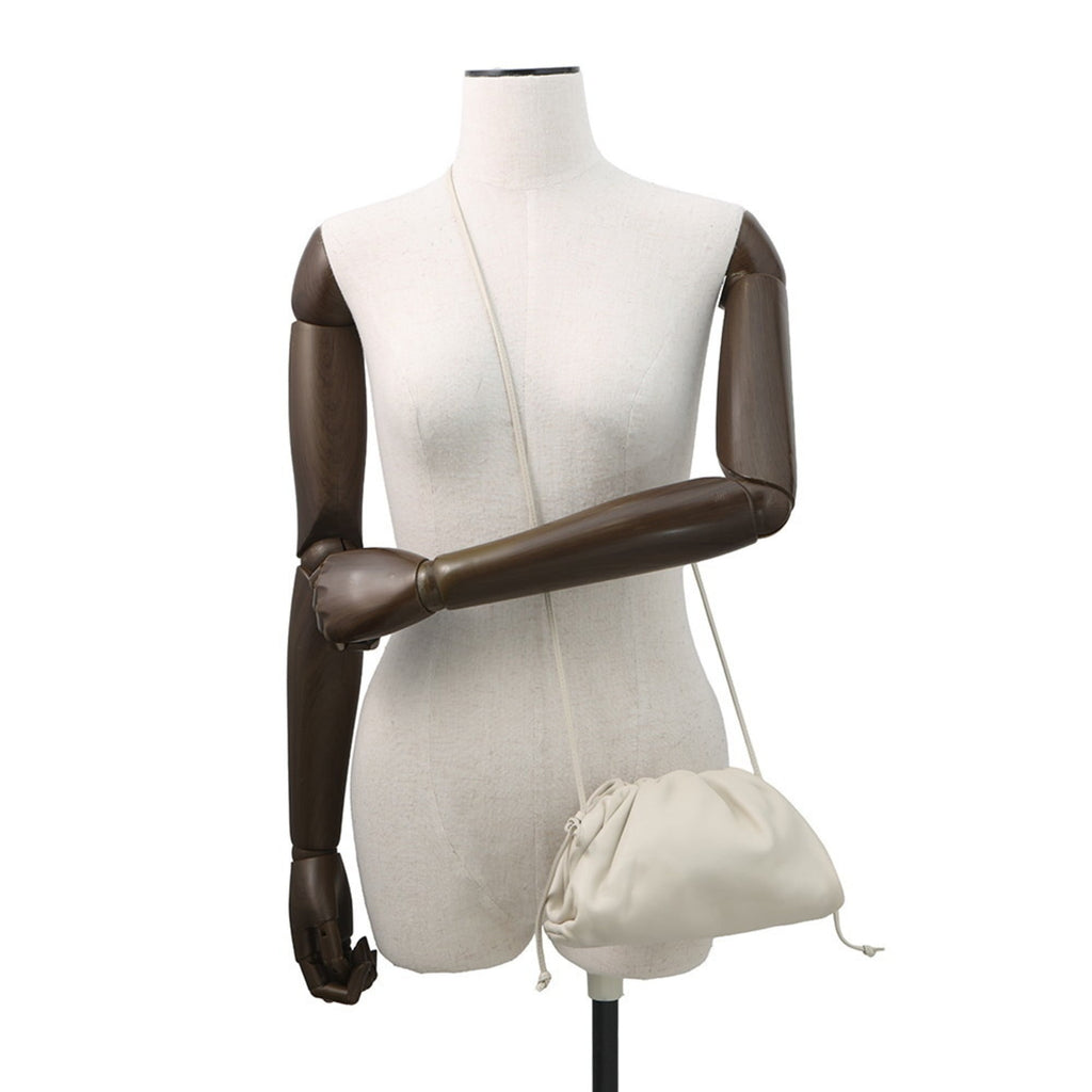 Bottega Veneta Ivory Leather Pouch Shoulder Bag (Pre-Owned)