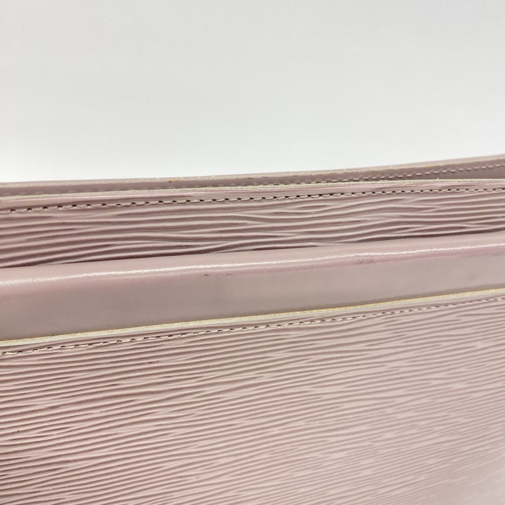 Louis Vuitton Lilac Shoulder Bag (Pre-Owned)
