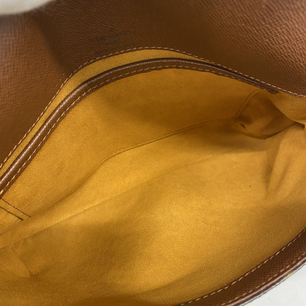 Louis Vuitton Brown Shoulder Bag (Pre-Owned)