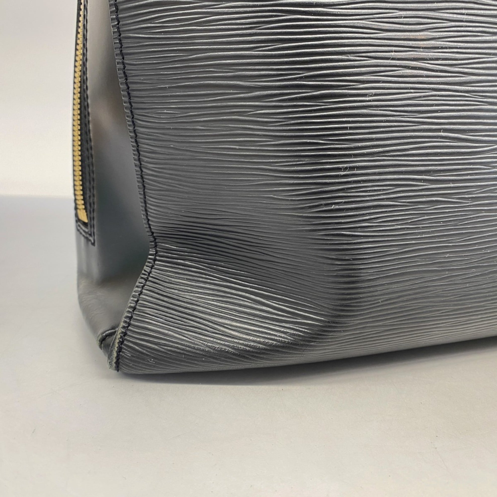 Louis Vuitton Noir Briefcase (Pre-Owned)