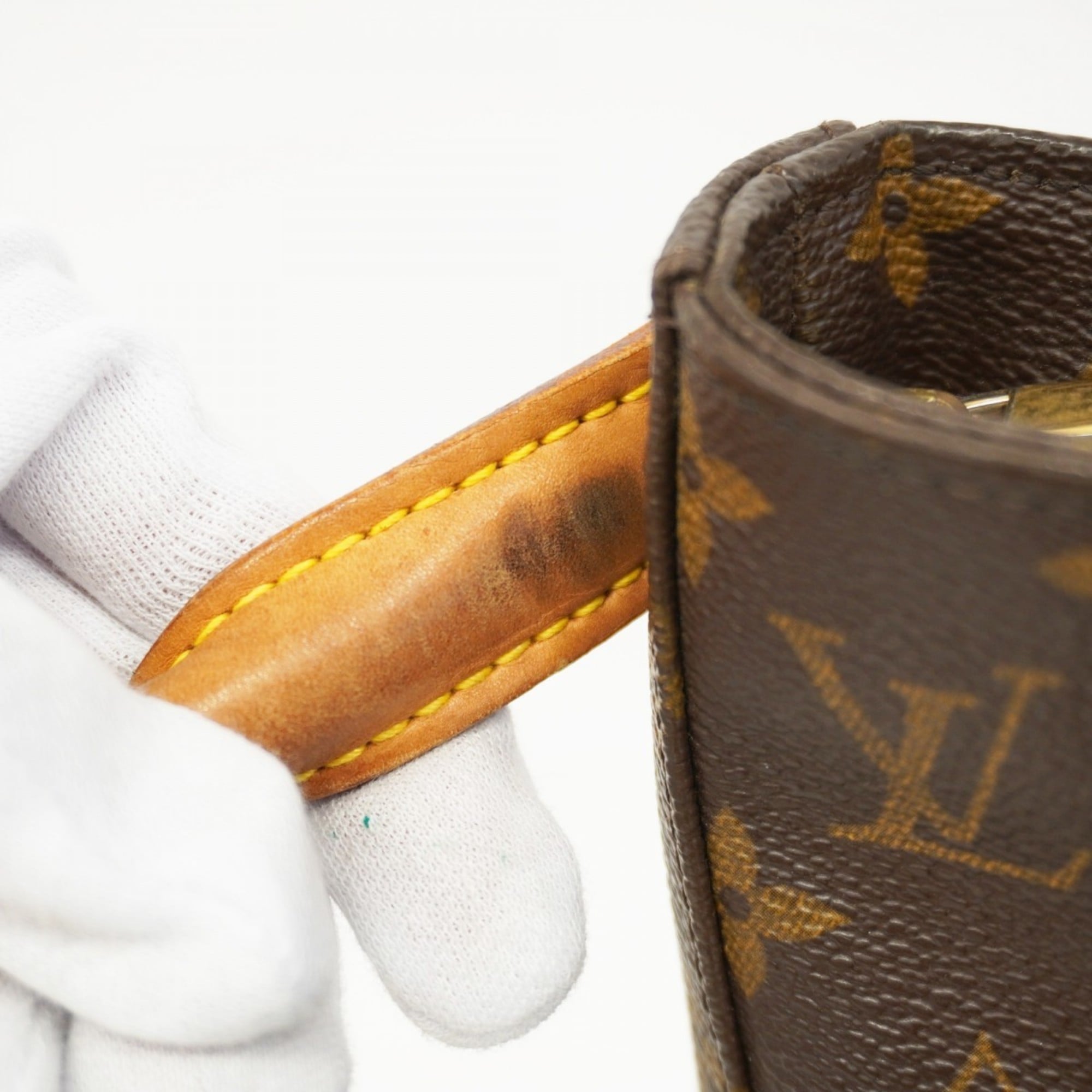 Louis Vuitton Brown Shoulder Bag (Pre-Owned)
