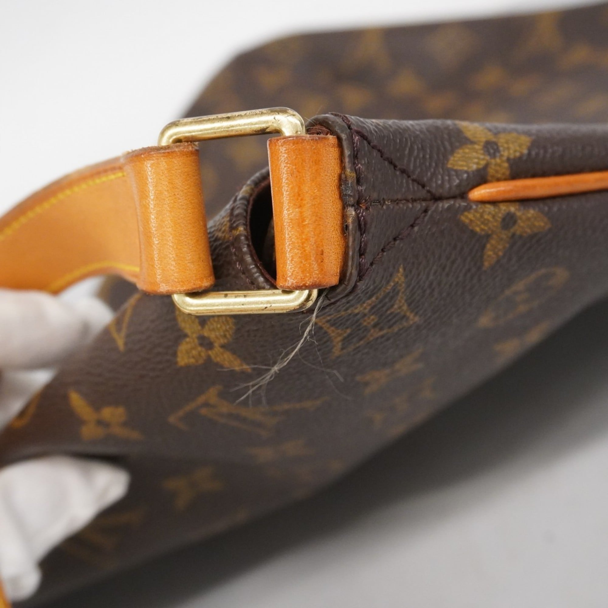 Louis Vuitton Brown Shoulder Bag (Pre-Owned)