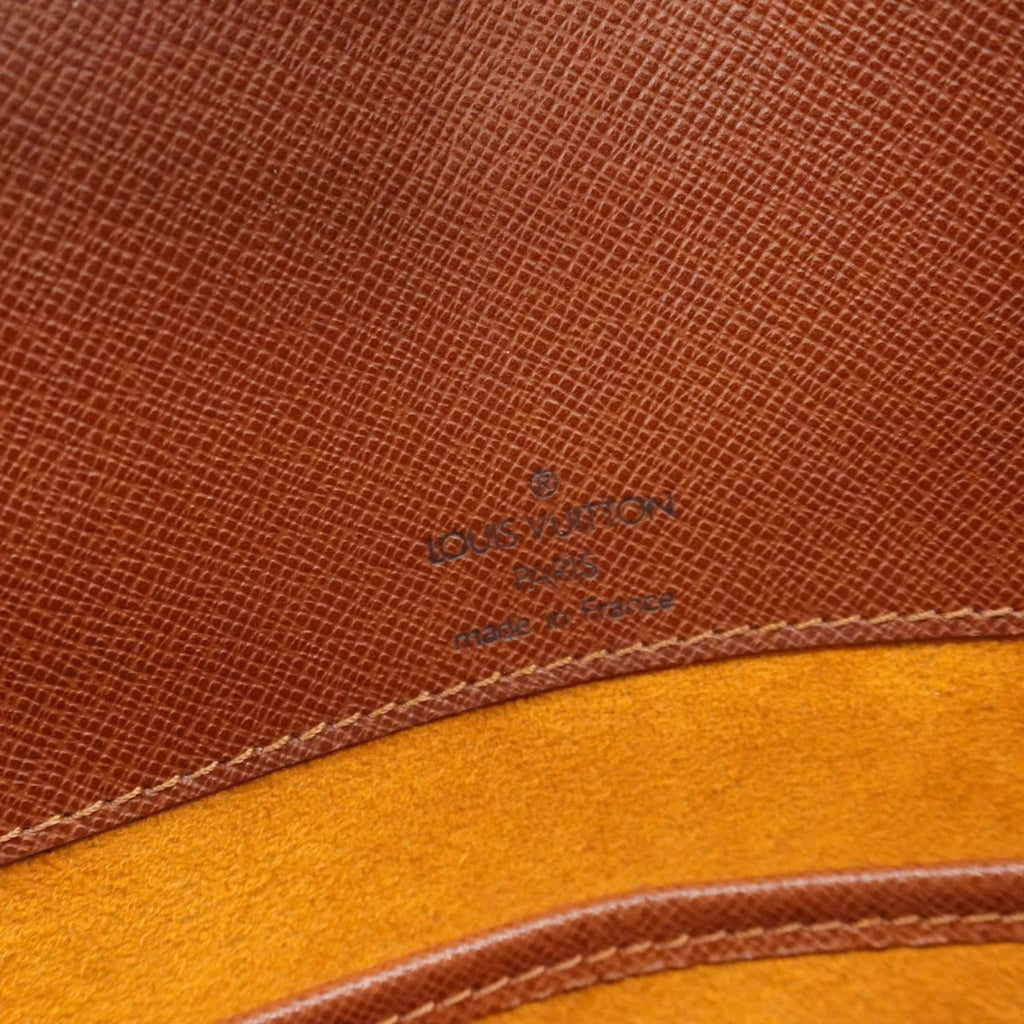 Louis Vuitton Brown Shoulder Bag (Pre-Owned)
