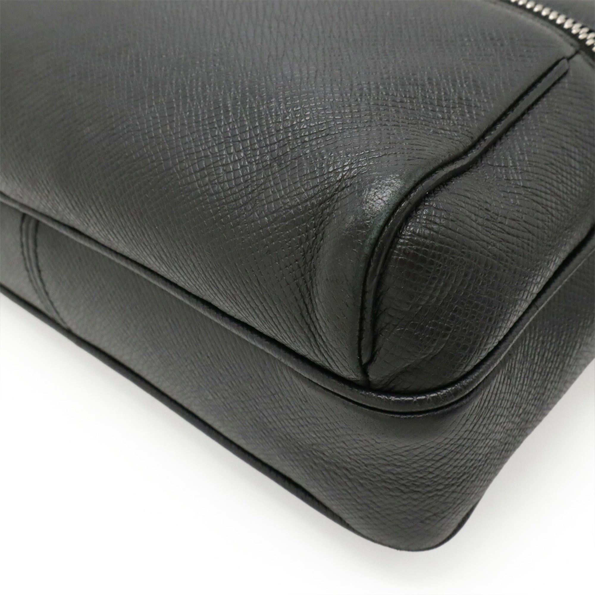 Louis Vuitton Taiga Ardoise Taiga Leather Shoulder Bag (Pre-Owned)