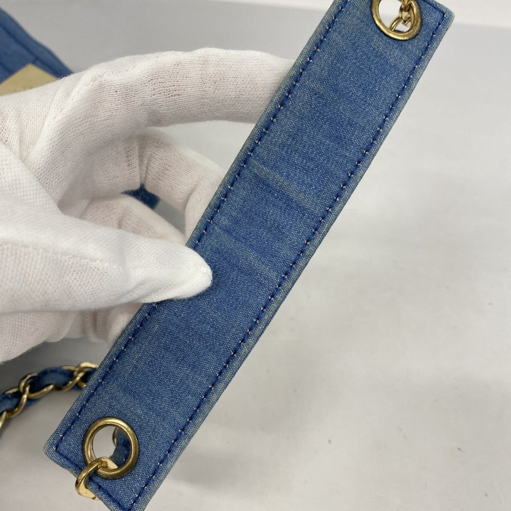 Chanel Blue Denim Shoulder Bag (Pre-Owned)