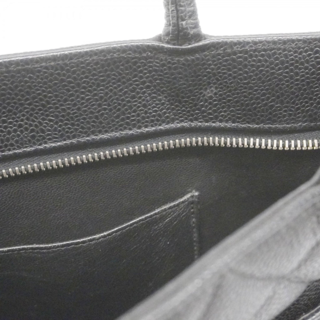 Chanel Black Grained Calfskin Shoulder Bag (Pre-Owned)