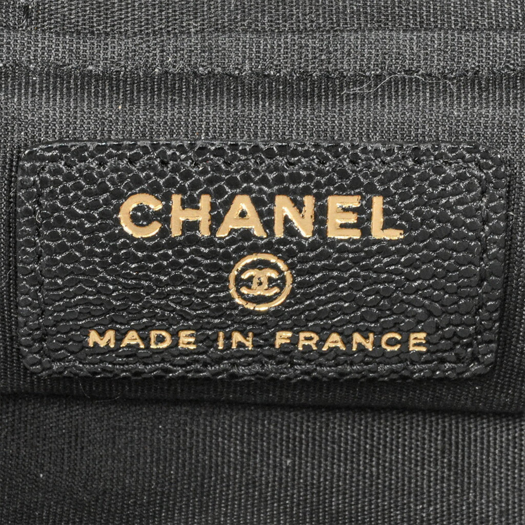 Chanel Black Grained Calfskin Shoulder Bag (Pre-Owned)