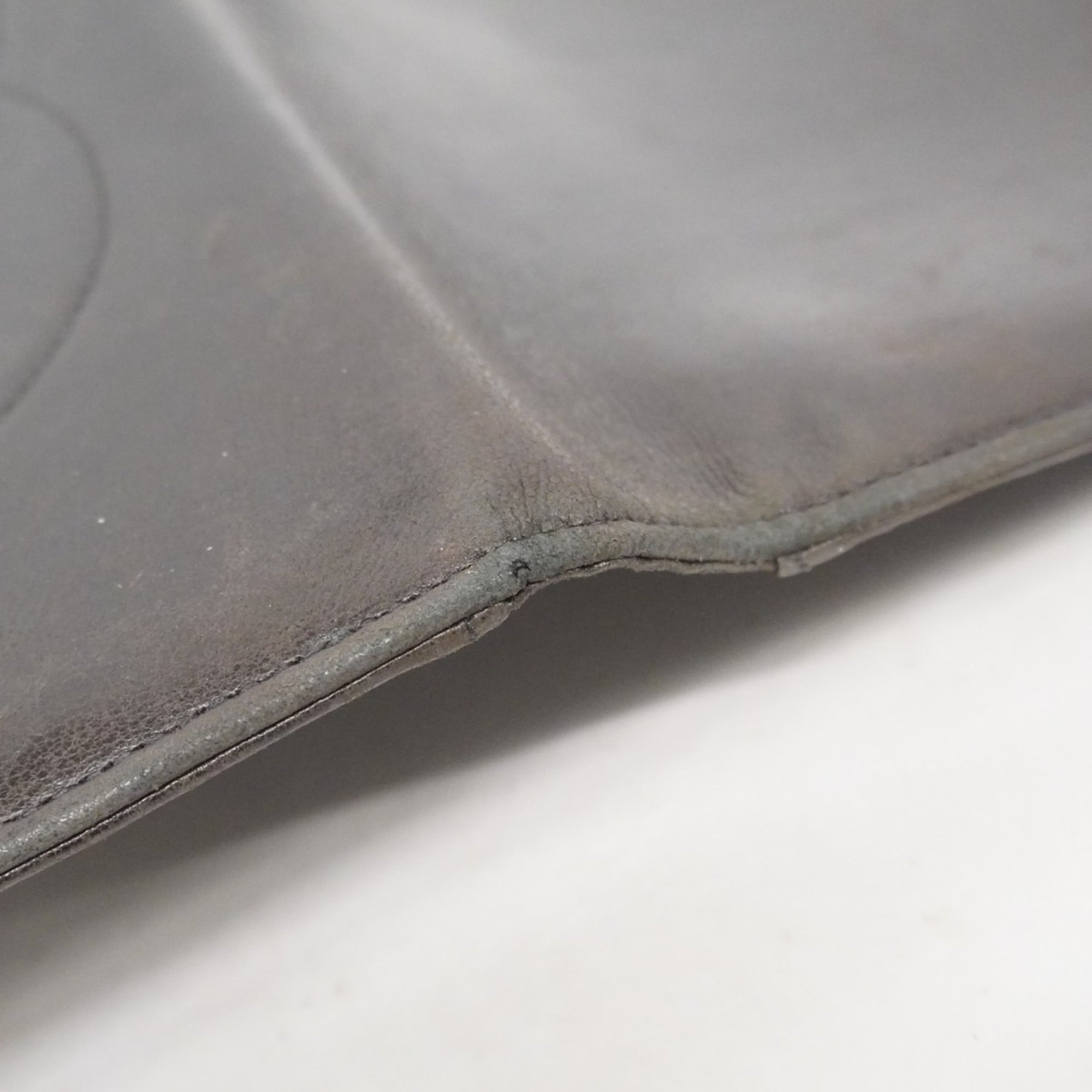 Chanel Black Leather Long Wallet (Bi-Fold) (Pre-Owned)