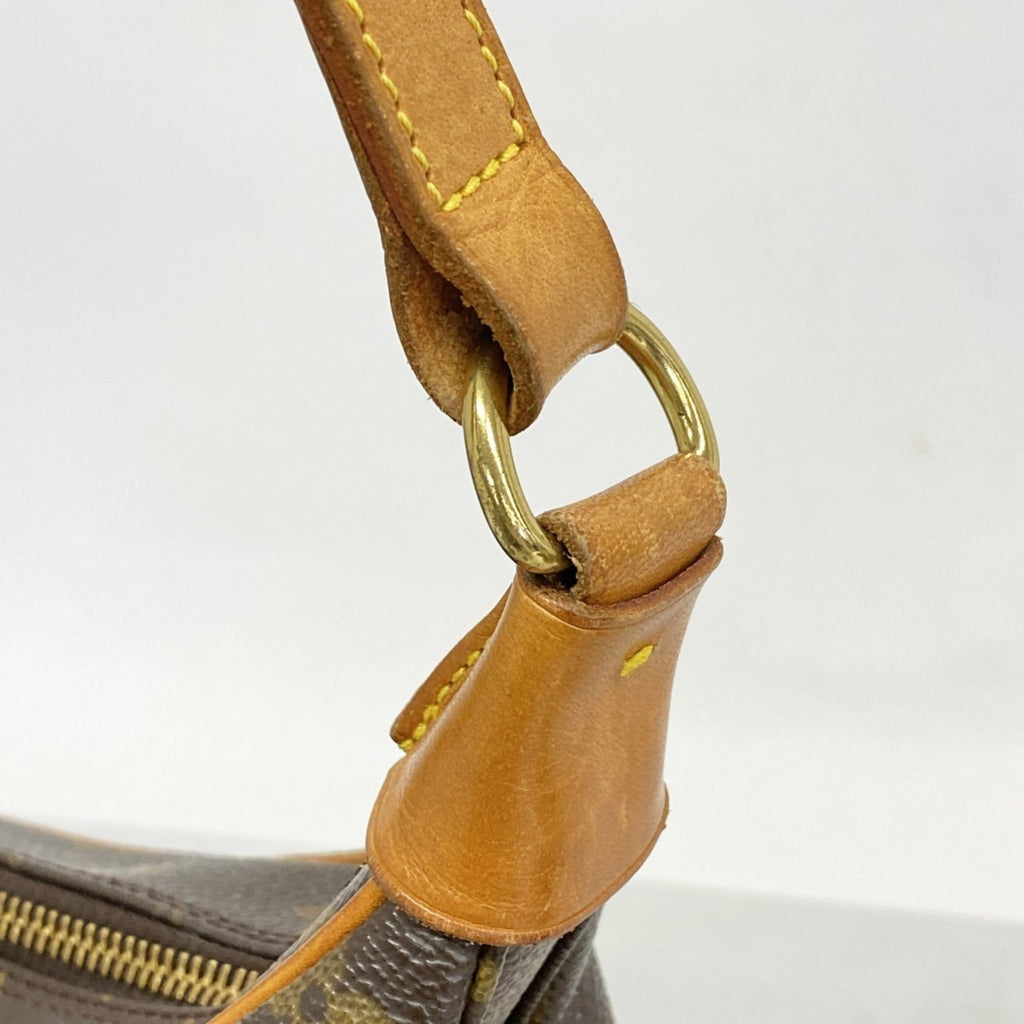 Louis Vuitton Brown Shoulder Bag (Pre-Owned)
