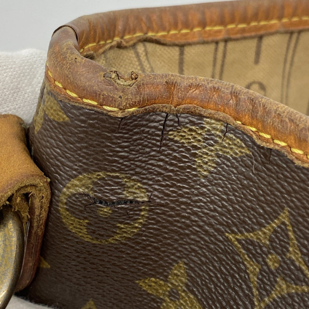 Louis Vuitton Brown Shoulder Bag (Pre-Owned)