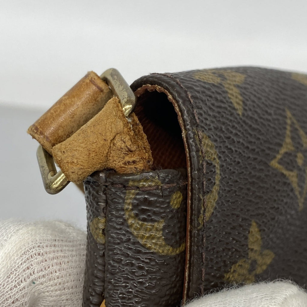 Louis Vuitton Brown Shoulder Bag (Pre-Owned)