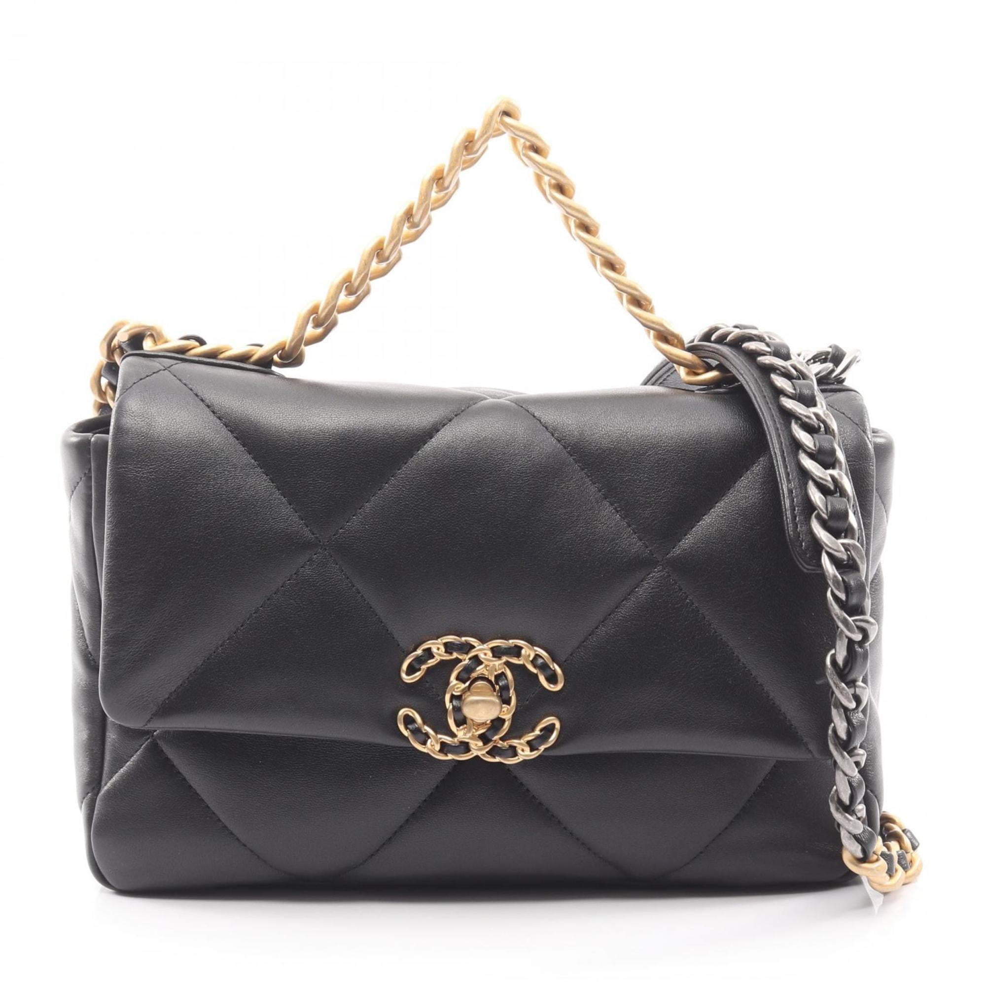 Chanel Black Leather Shoulder Bag (Pre-Owned)