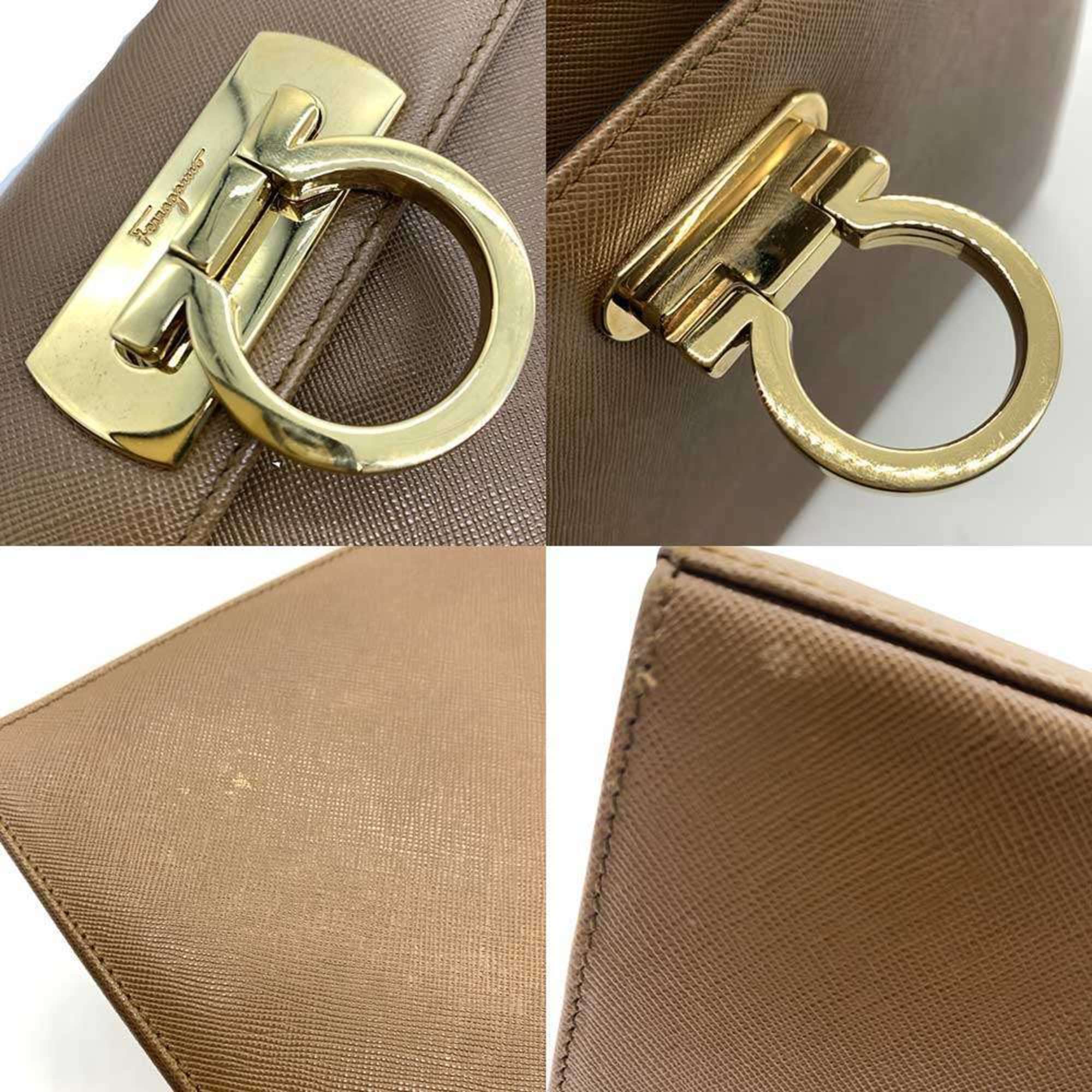 Salvatore Ferragamo Gancini Beige Leather Handbag (Pre-Owned)