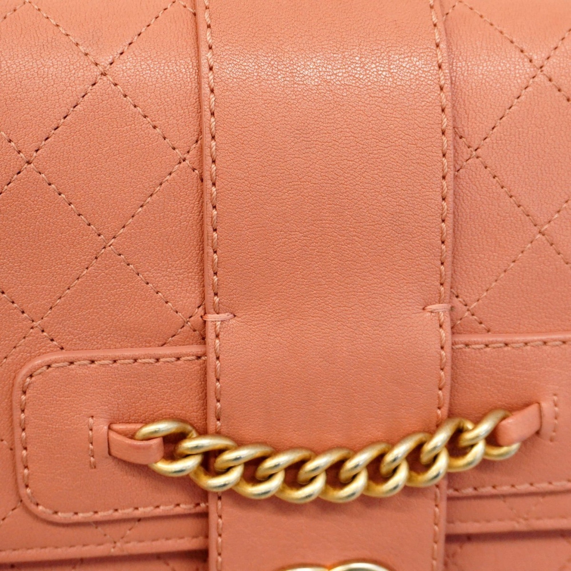 Chanel Pink Leather Shoulder Bag (Pre-Owned)