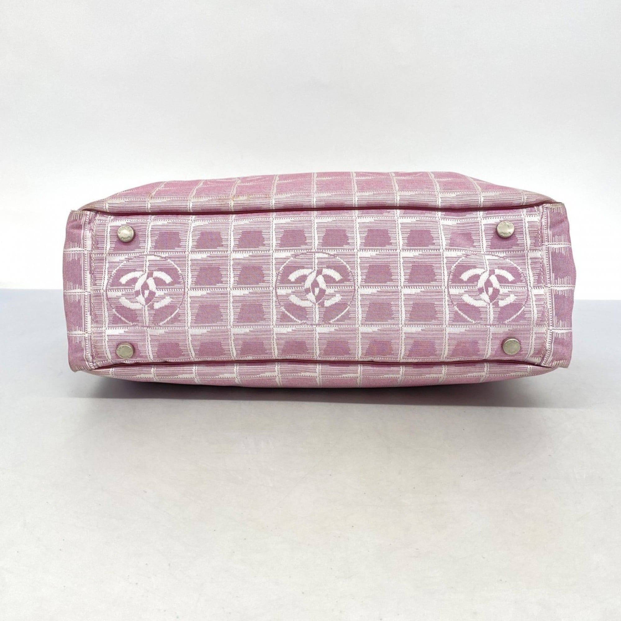 Chanel Pink Nylon Tote Bag (Pre-Owned)