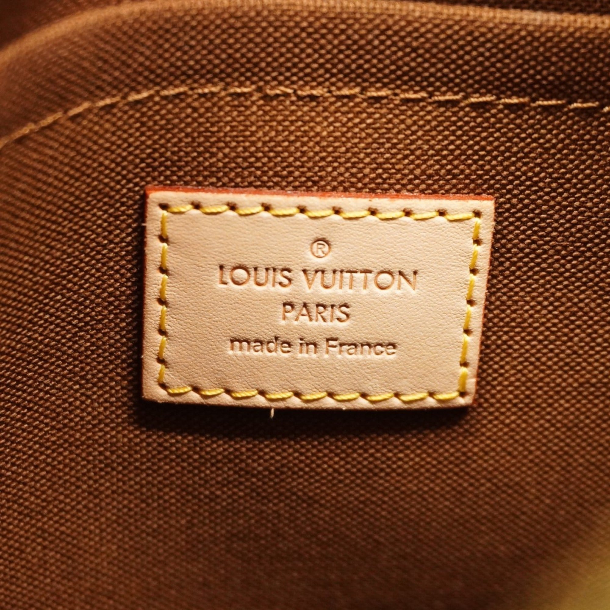 Louis Vuitton Brown Shoulder Bag (Pre-Owned)
