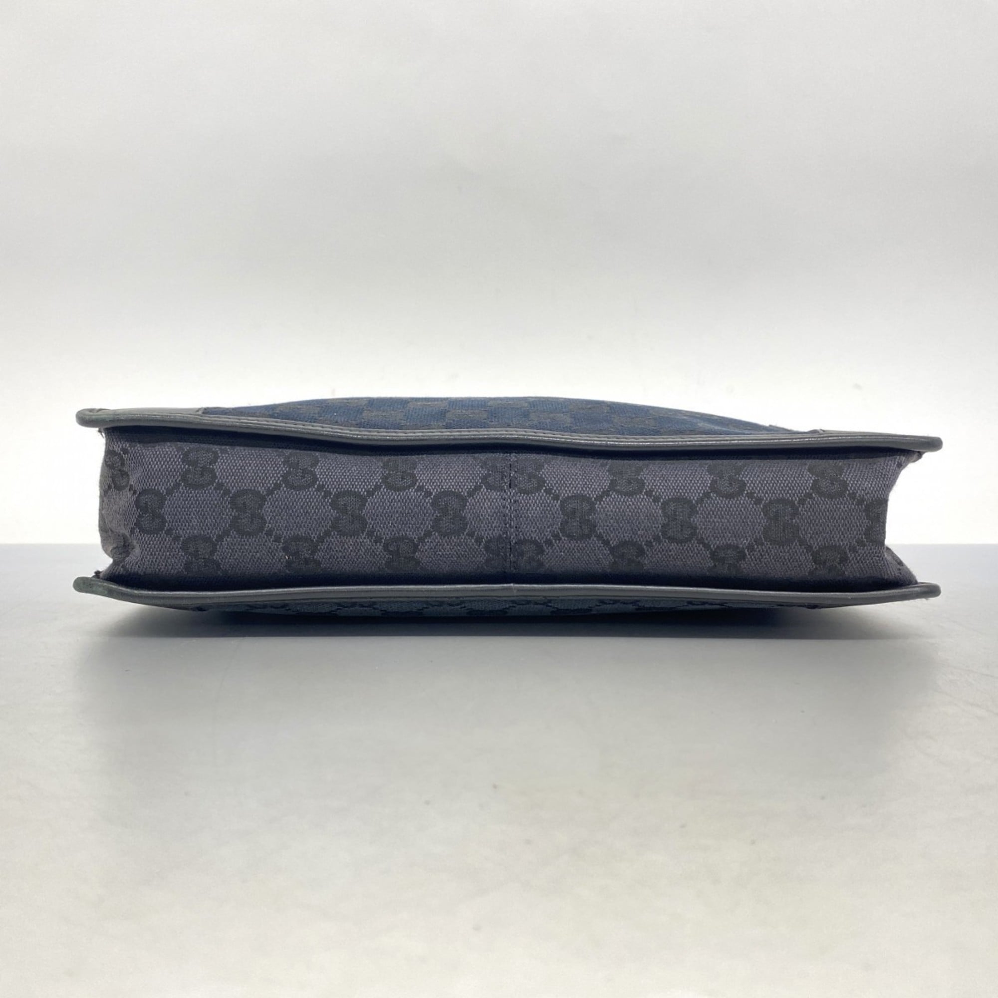 Gucci Black Canvas Shoulder Bag (Pre-Owned)