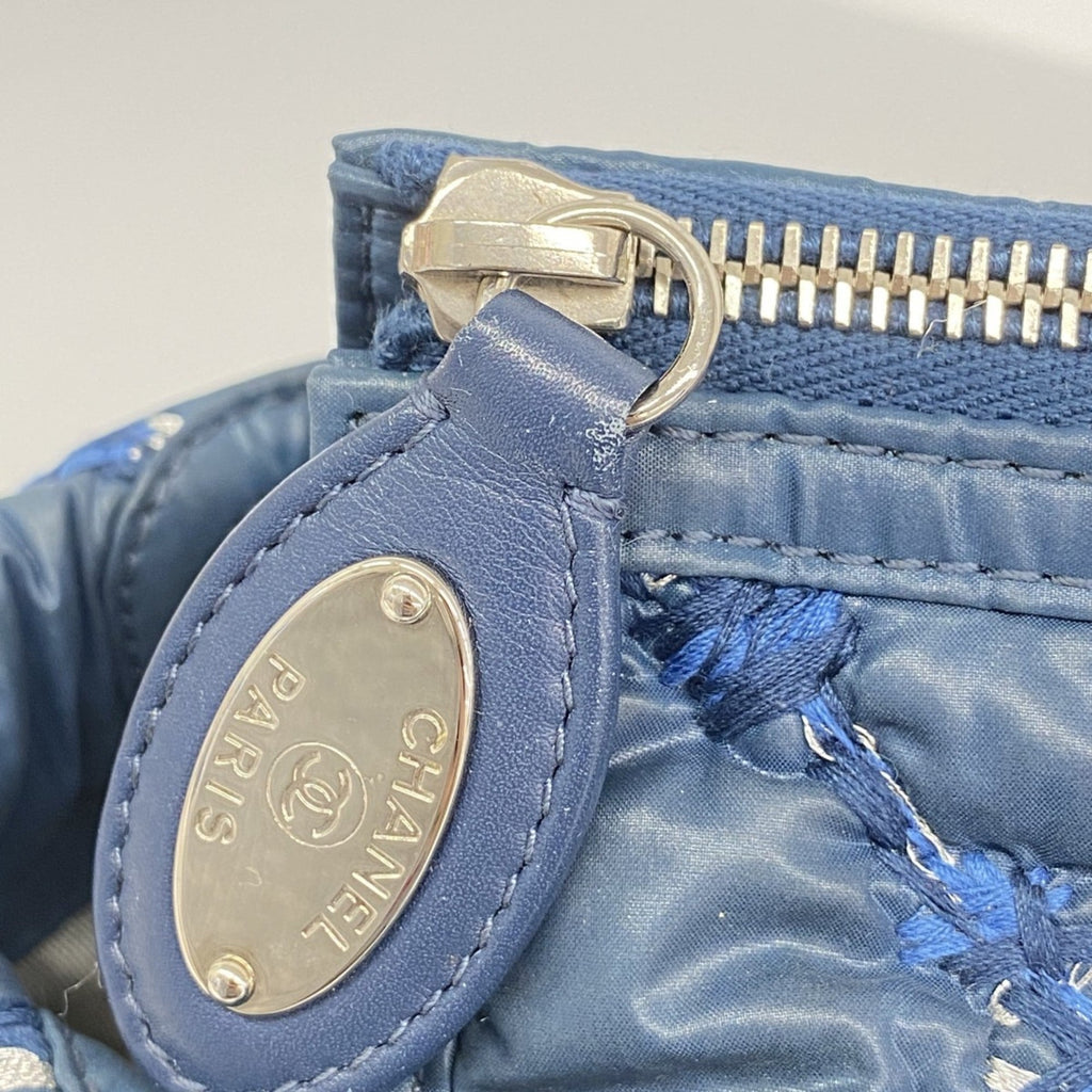 Chanel Blue Nylon Shoulder Bag (Pre-Owned)