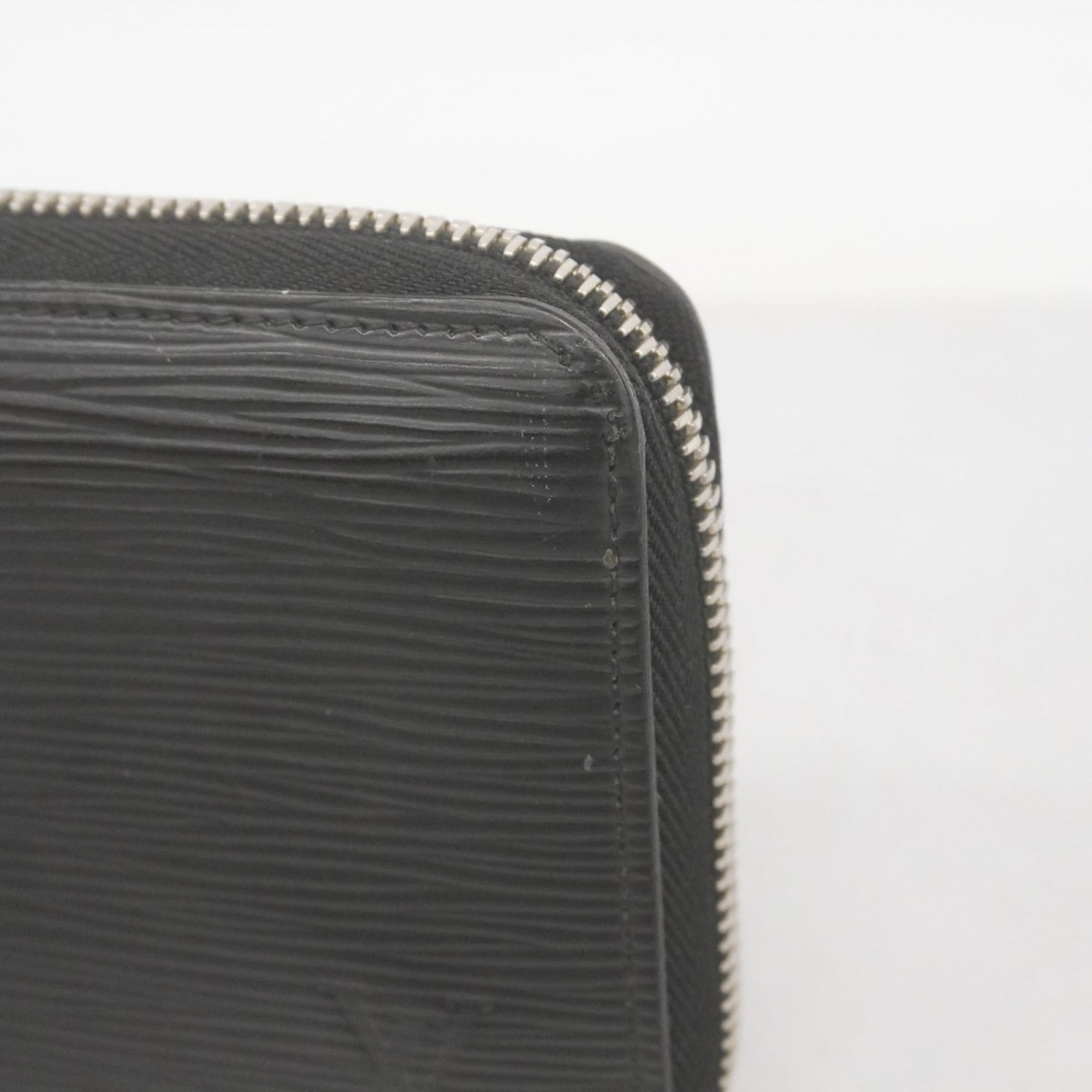 Louis Vuitton Noir Long Wallet (Bi-Fold) (Pre-Owned)