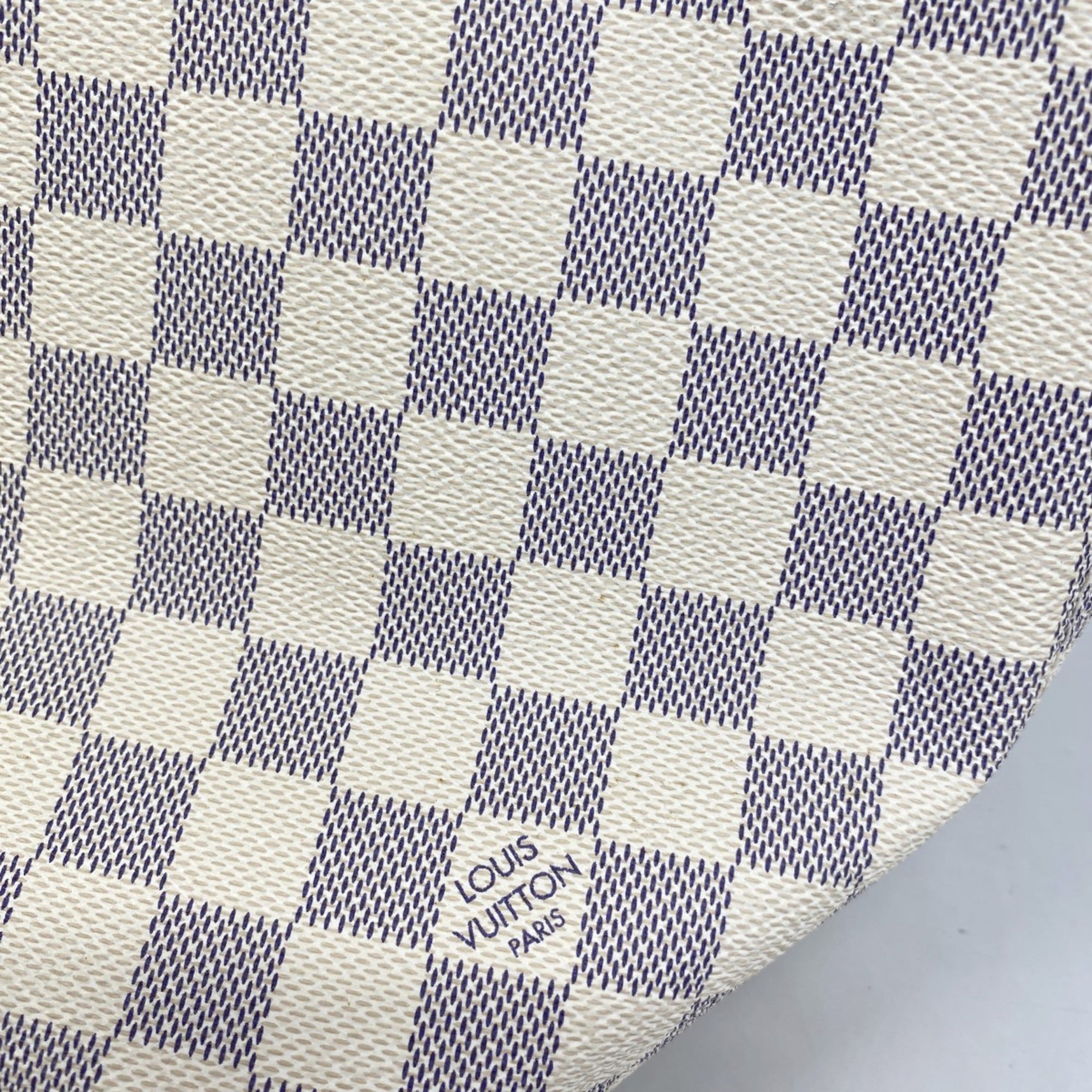 Louis Vuitton White Tote Bag (Pre-Owned)