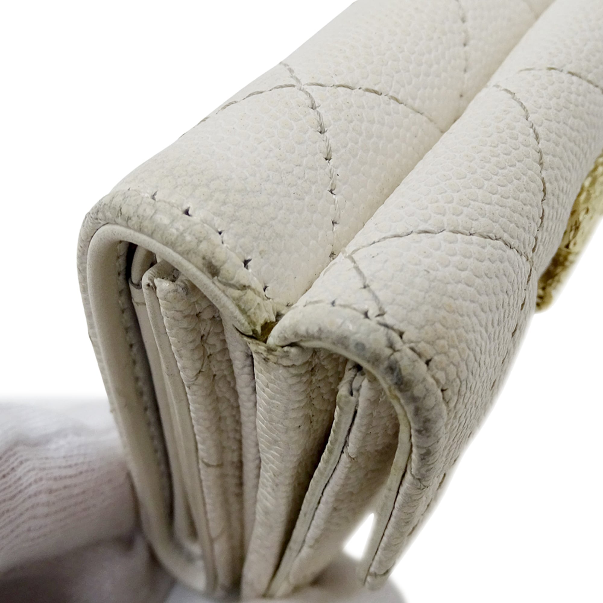 Chanel White Grained Calfskin Wallet (Tri-Fold) (Pre-Owned)