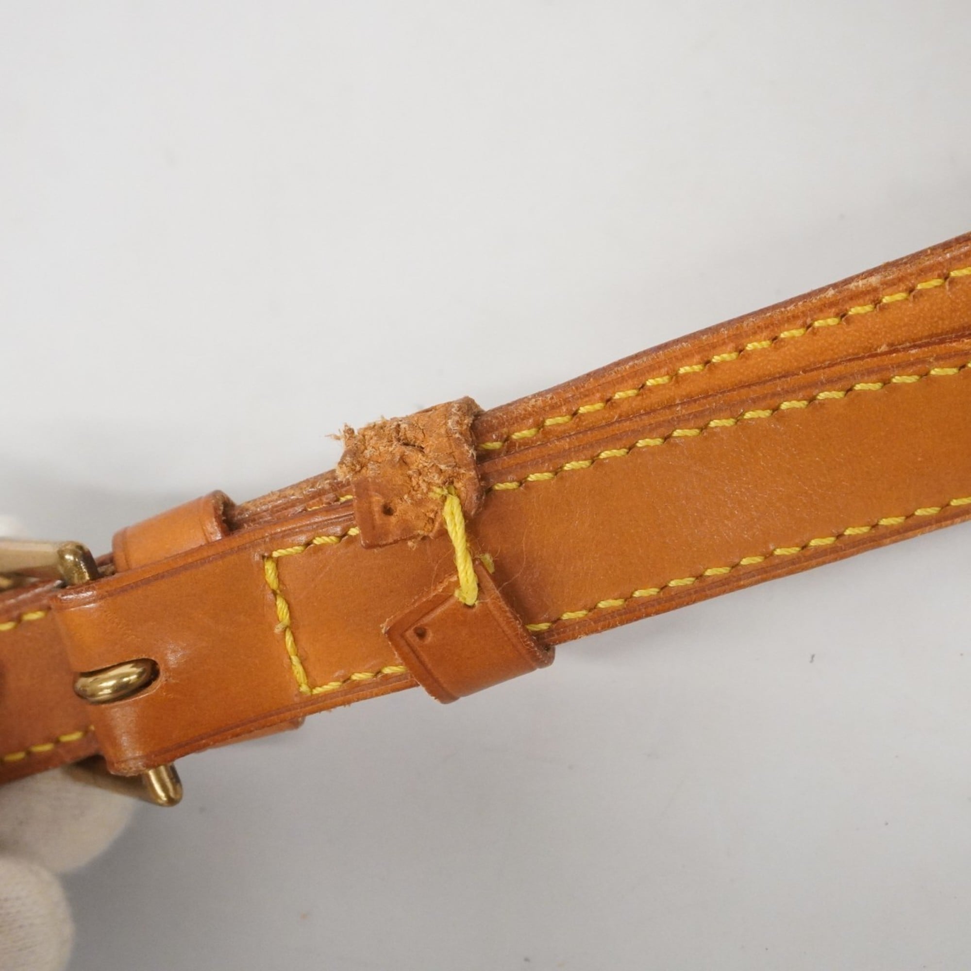 Louis Vuitton Brown Shoulder Bag (Pre-Owned)
