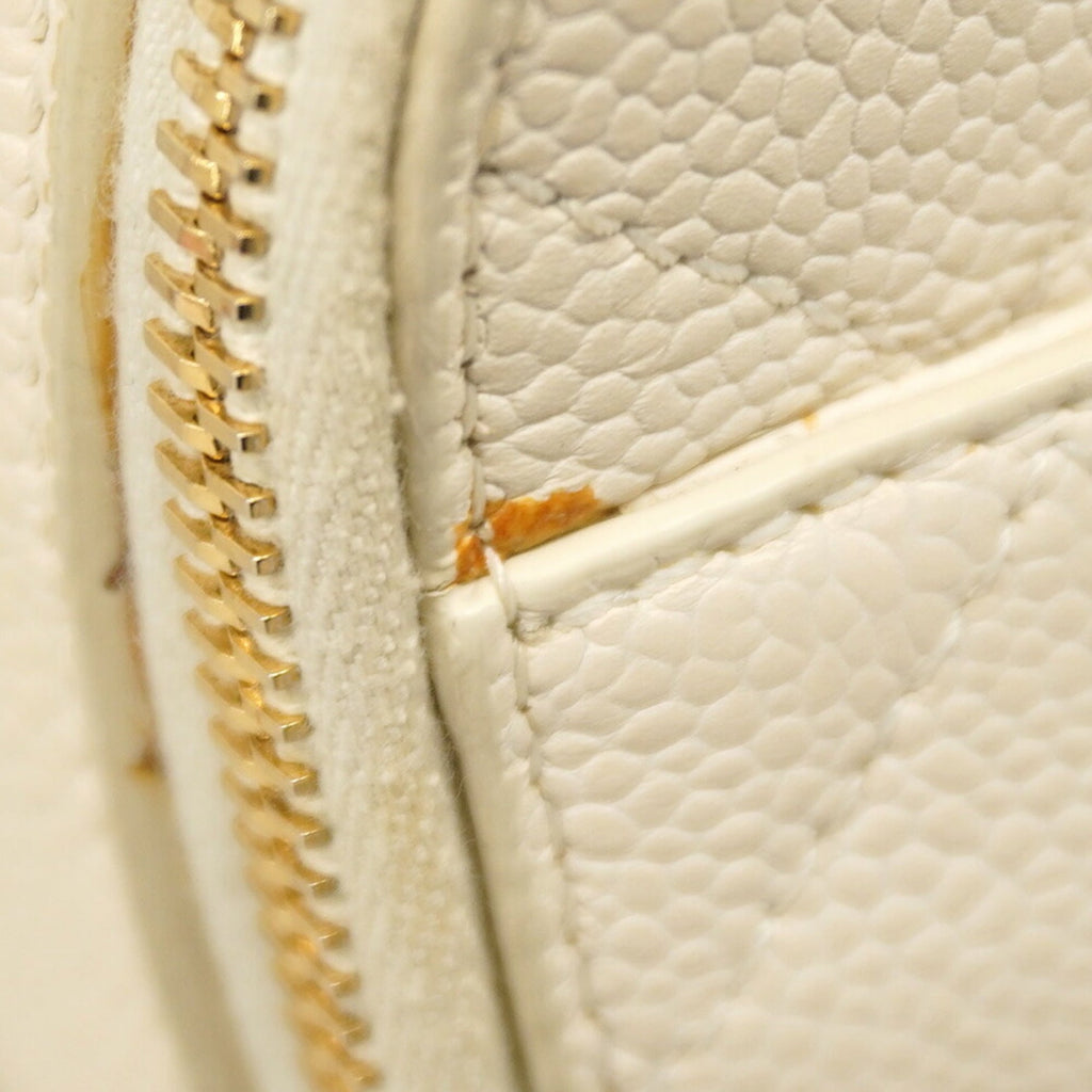 Chanel White Grained Calfskin Handbag (Pre-Owned)