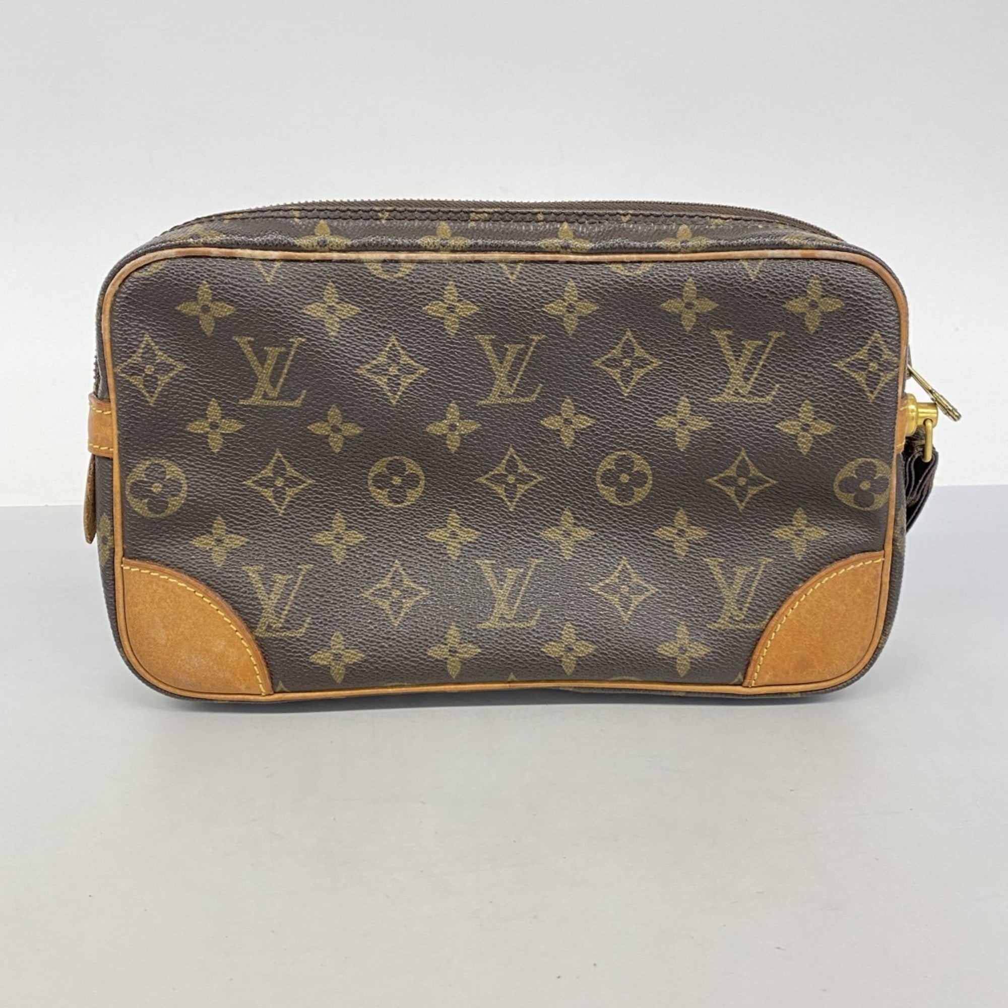Louis Vuitton Brown Clutch Bag (Pre-Owned)
