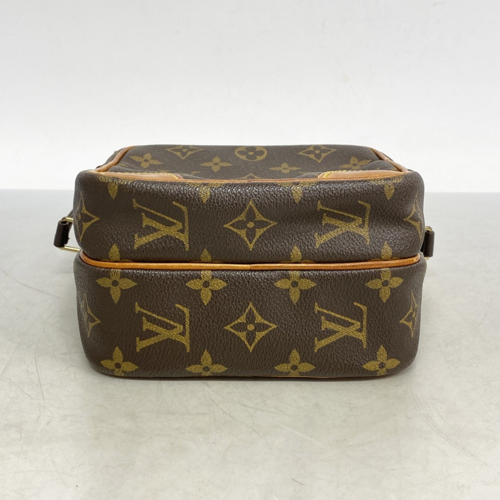 Louis Vuitton Brown Shoulder Bag (Pre-Owned)