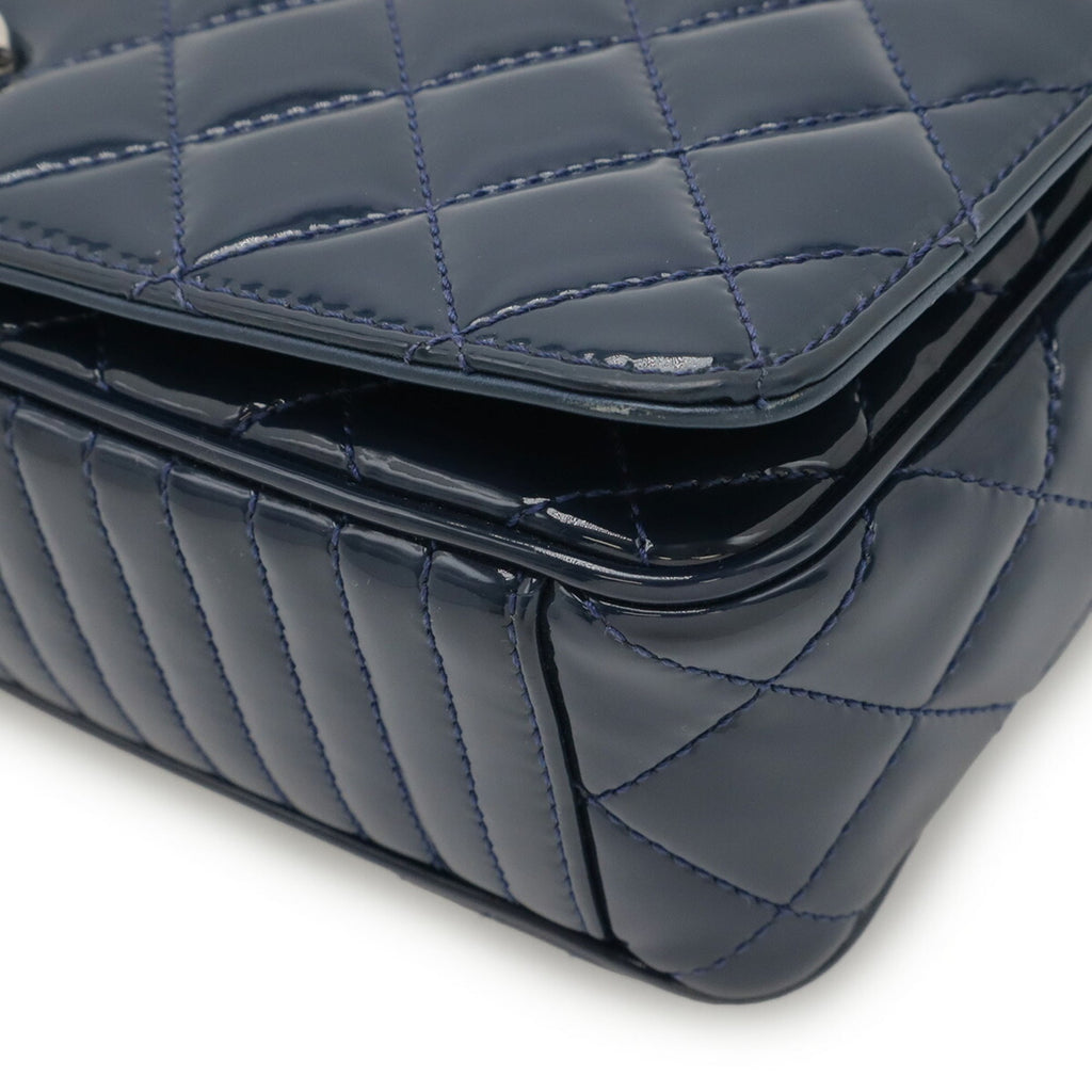 Chanel Navy Leather Pochette Shoulder Bag (Pre-Owned)